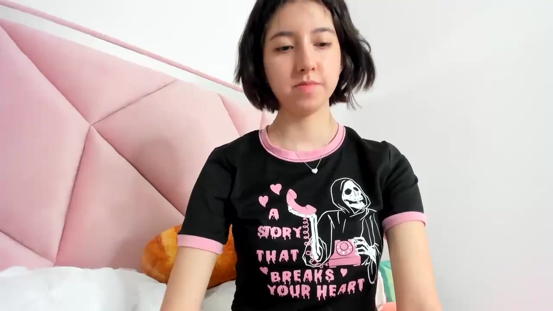 Gallery image thumbnail from Cherrycute666's myfreecams stream on, 11/10/2023, 24:02 image 13 of 20