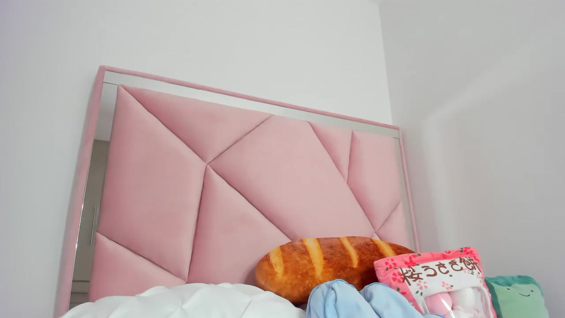 Gallery image thumbnail from Cherrycute666's myfreecams stream on, 11/10/2023, 24:02 image 12 of 20