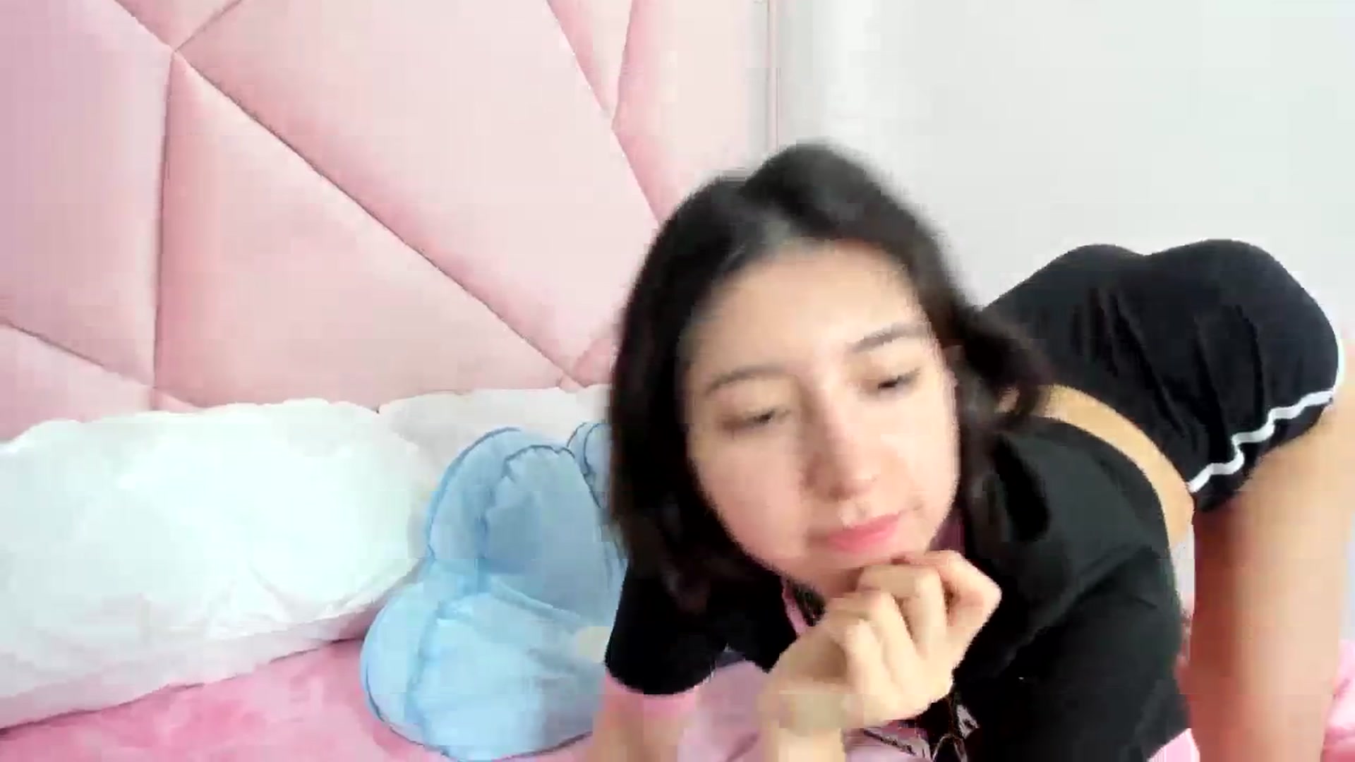 Gallery image thumbnail from Cherrycute666's myfreecams stream on, 11/10/2023, 24:02 image 17 of 20