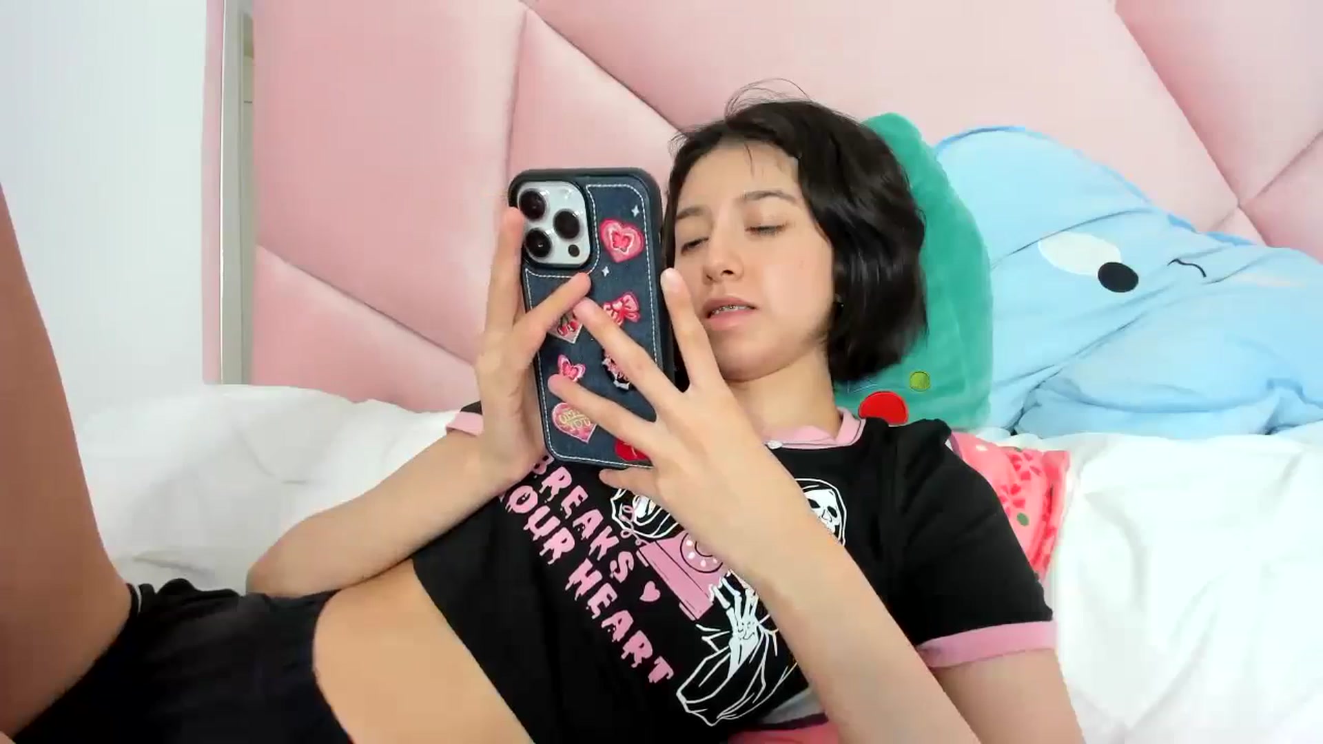 Gallery image thumbnail from Cherrycute666's myfreecams stream on, 11/10/2023, 03:17 image 8 of 20