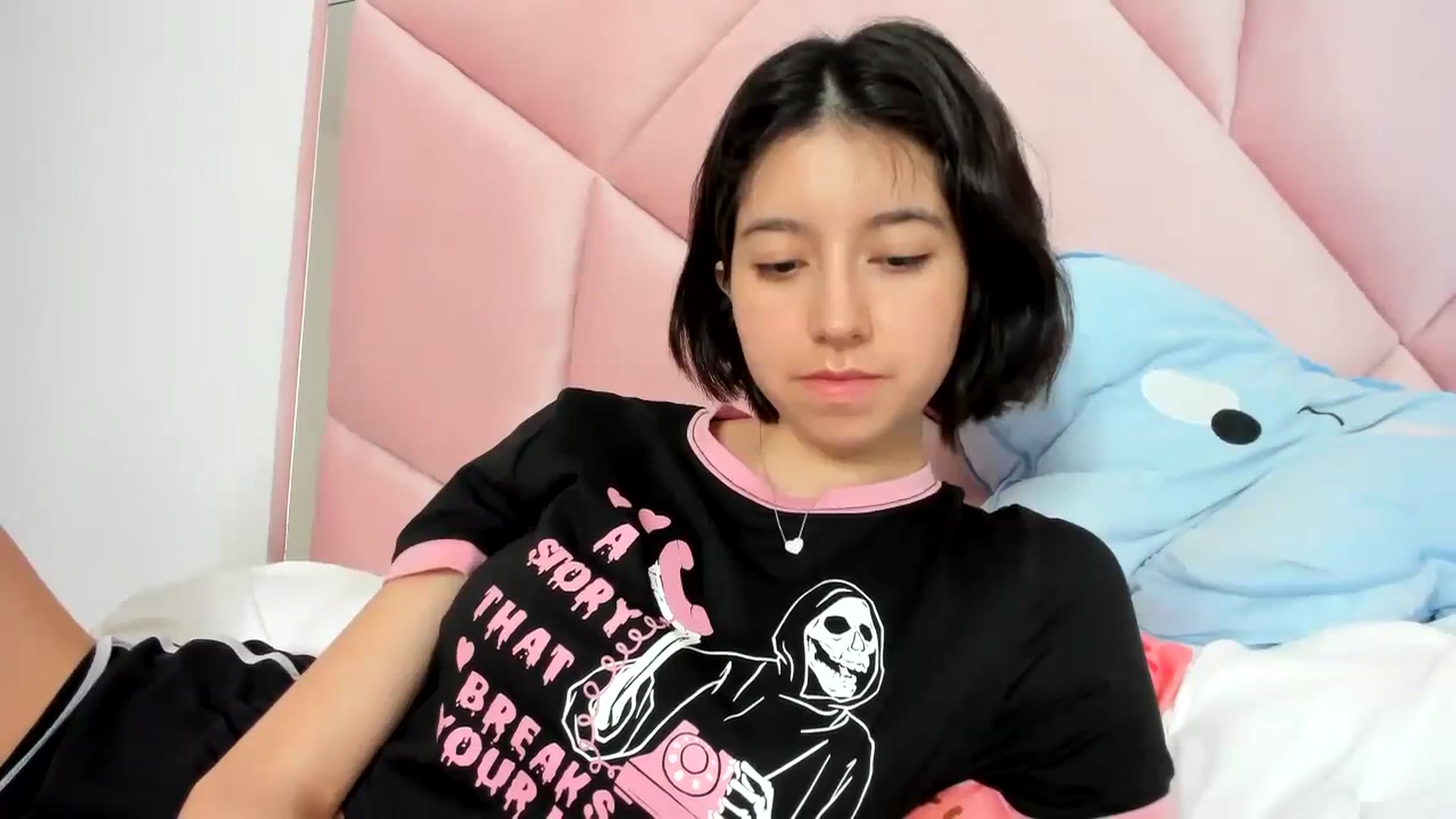 Gallery image thumbnail from Cherrycute666's myfreecams stream on, 11/10/2023, 03:17 image 4 of 20