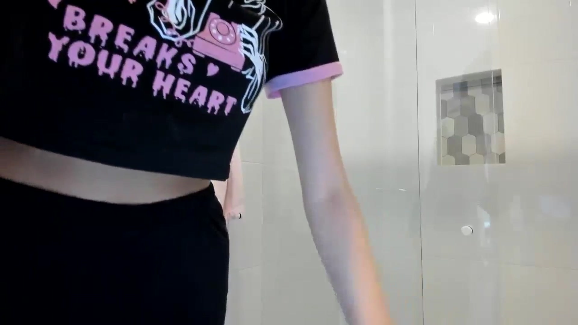 Gallery image thumbnail from Cherrycute666's myfreecams stream on, 11/10/2023, 09:03 image 10 of 20