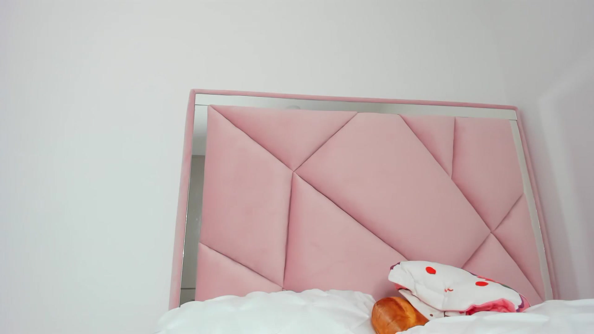 Gallery image thumbnail from Cherrycute666's myfreecams stream on, 11/12/2023, 01:58 image 6 of 20