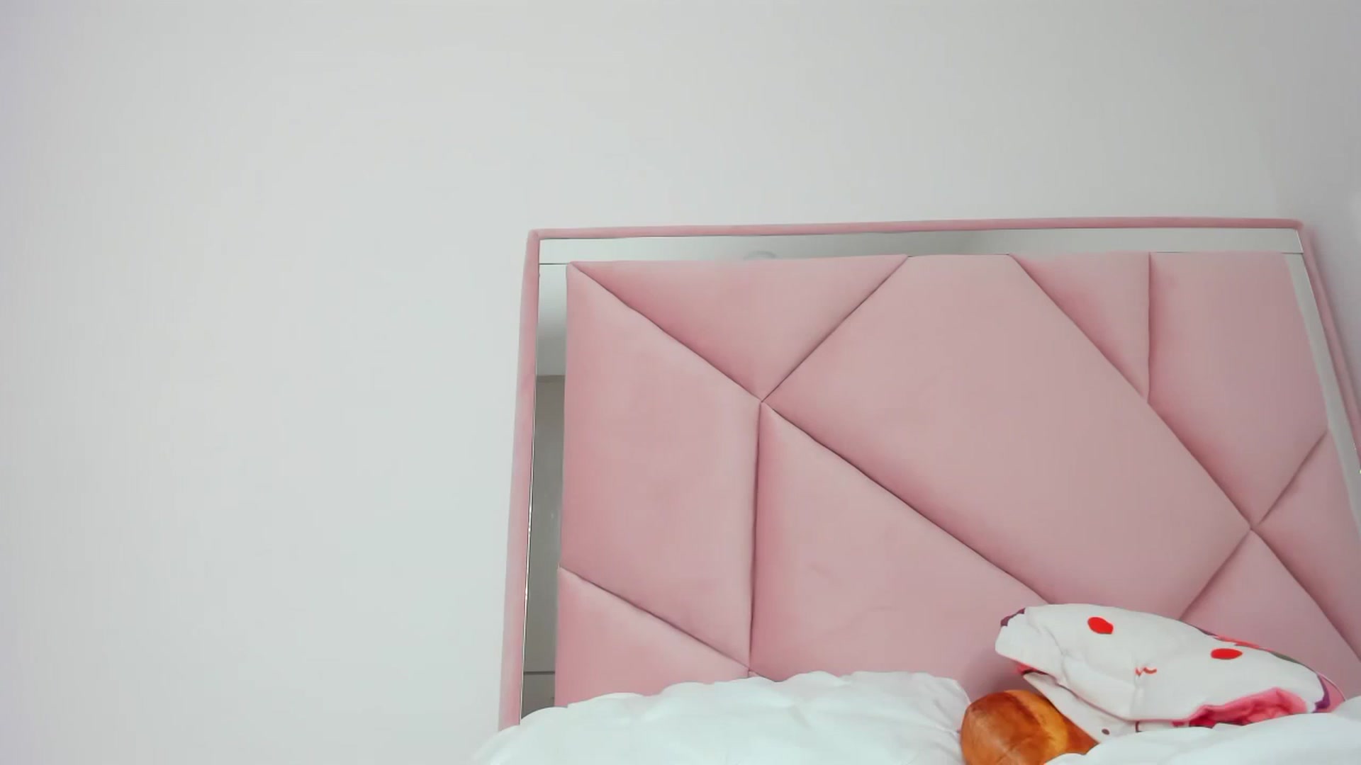 Gallery image thumbnail from Cherrycute666's myfreecams stream on, 11/12/2023, 01:58 image 7 of 20