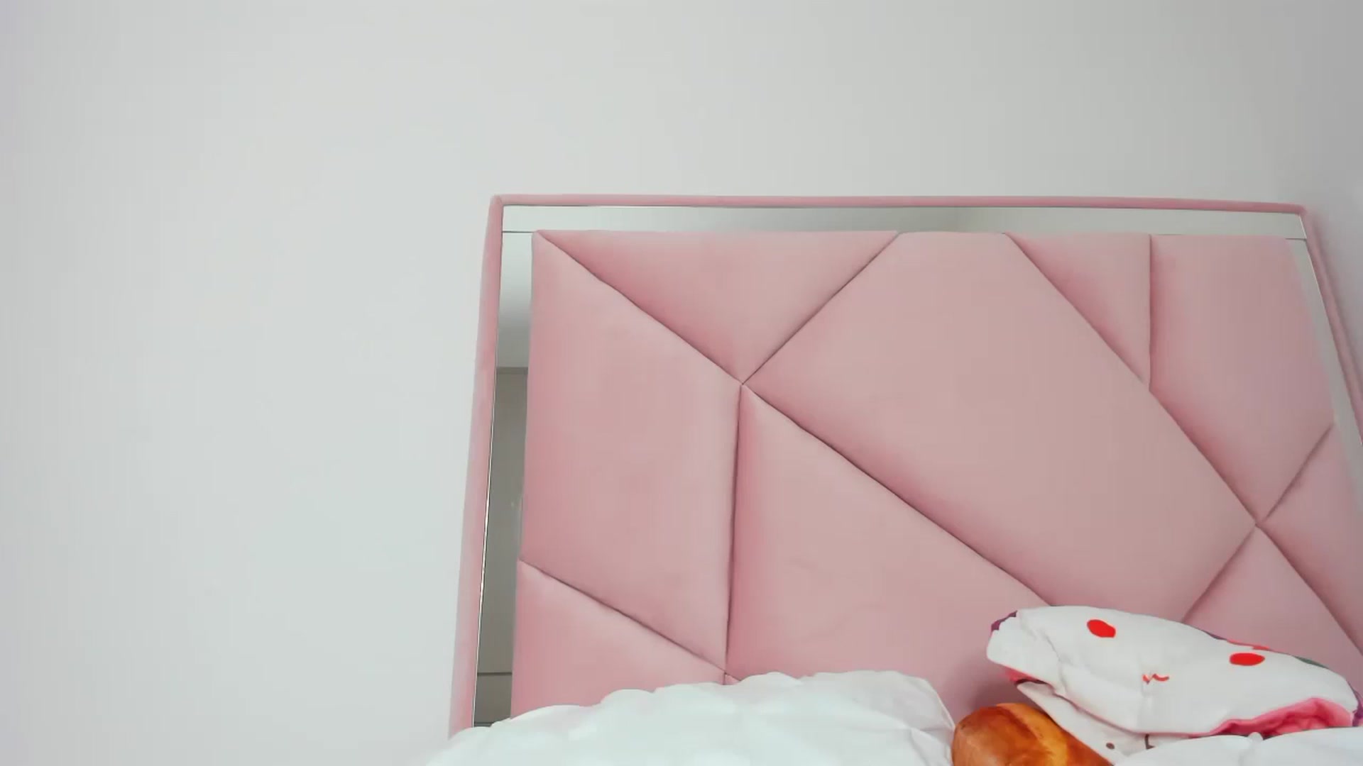 Gallery image thumbnail from Cherrycute666's myfreecams stream on, 11/12/2023, 01:58 image 8 of 20