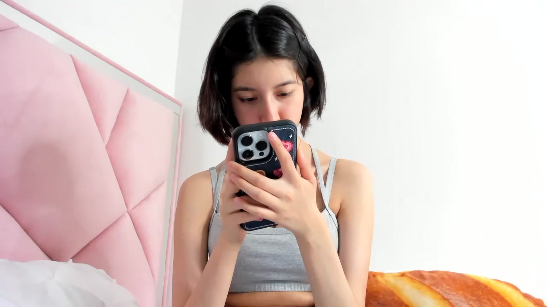 Gallery image thumbnail from Cherrycute666's myfreecams stream on, 11/14/2023, 06:17 image 11 of 20