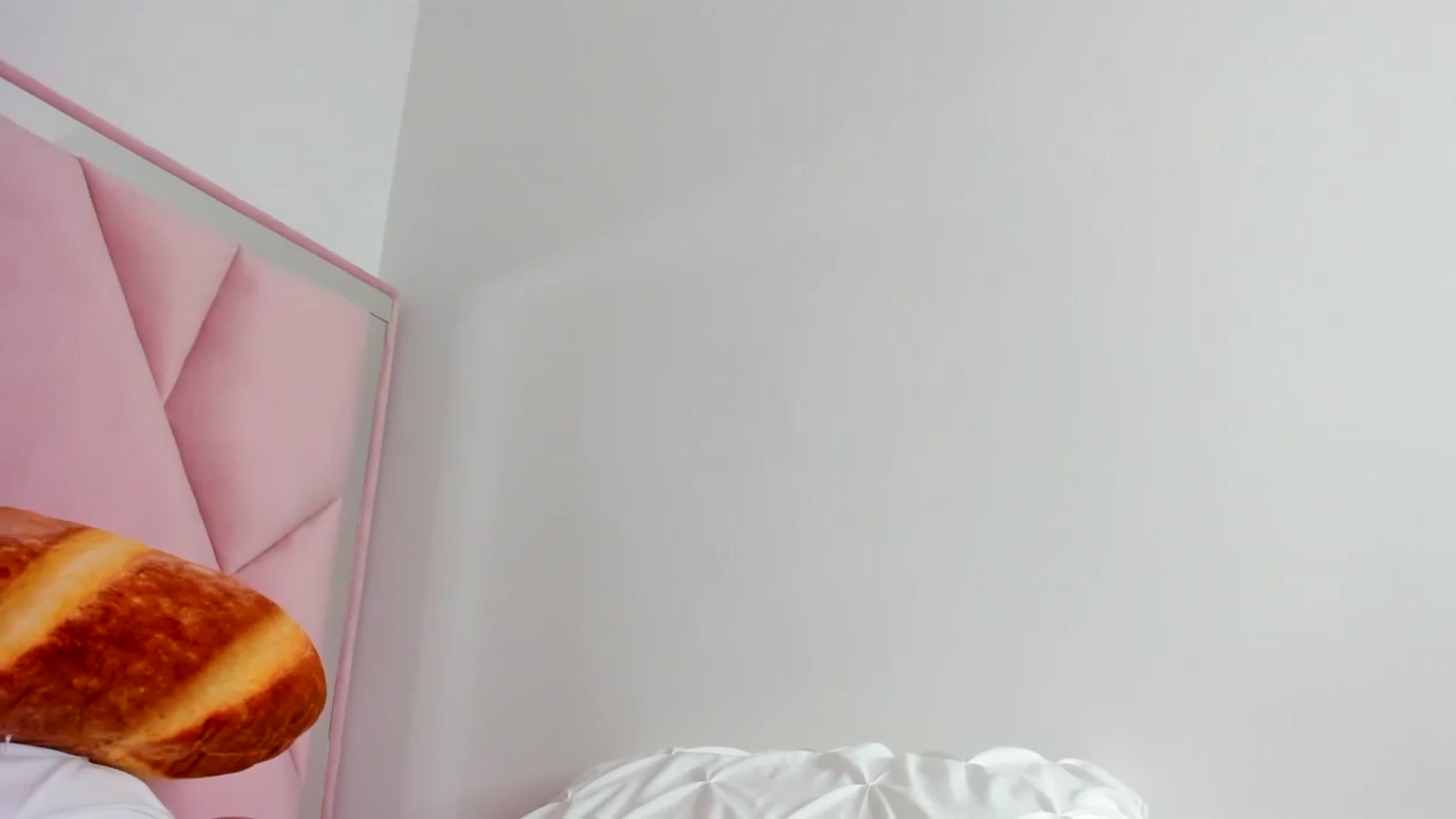 Gallery image thumbnail from Cherrycute666's myfreecams stream on, 11/14/2023, 07:10 image 3 of 20