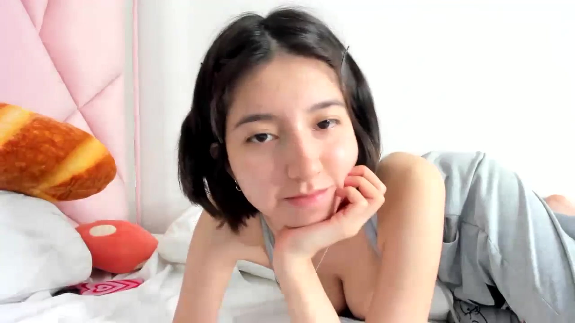 Gallery image thumbnail from Cherrycute666's myfreecams stream on, 11/14/2023, 07:10 image 5 of 20