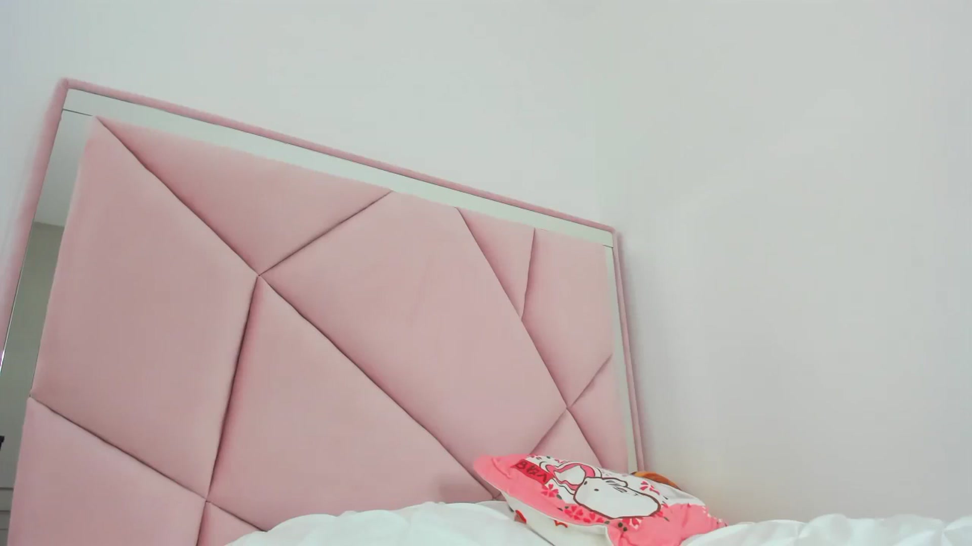 Gallery image thumbnail from Cherrycute666's myfreecams stream on, 11/14/2023, 22:01 image 13 of 20
