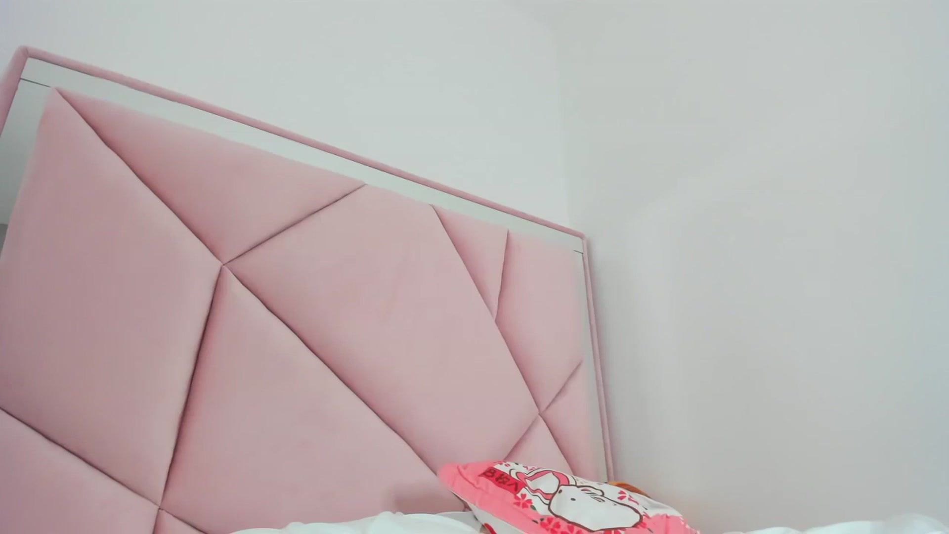 Gallery image thumbnail from Cherrycute666's myfreecams stream on, 11/14/2023, 22:01 image 20 of 20