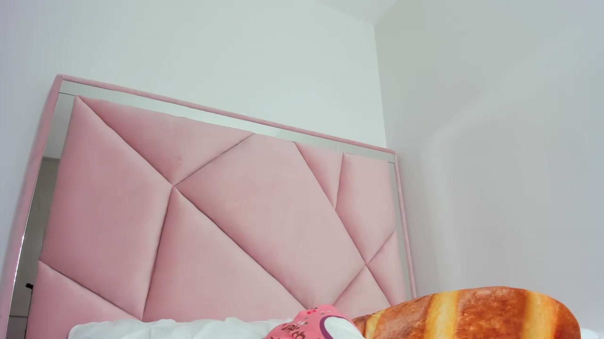 Gallery image thumbnail from Cherrycute666's myfreecams stream on, 11/15/2023, 09:04 image 5 of 20