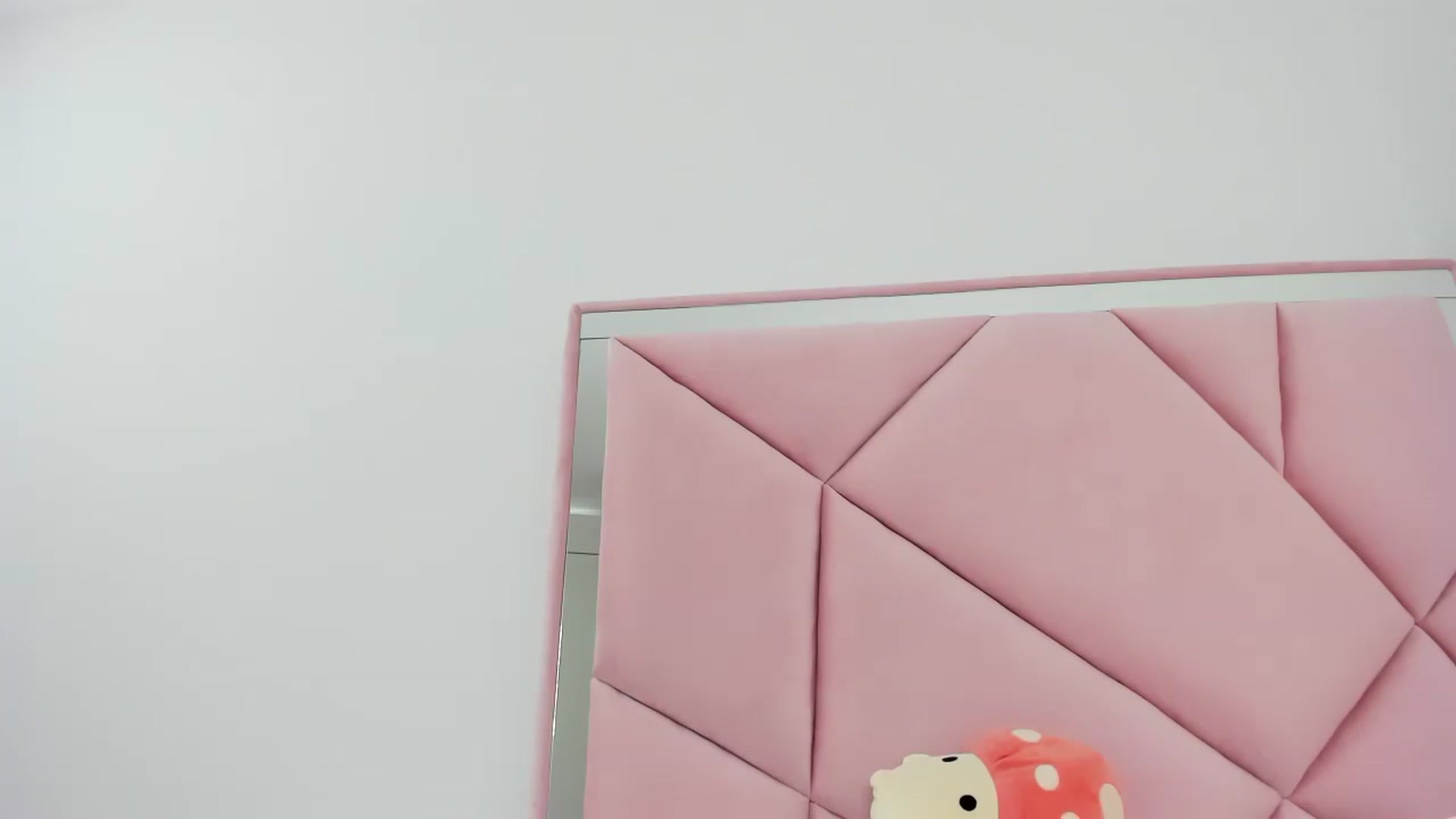Gallery image thumbnail from Cherrycute666's myfreecams stream on, 11/15/2023, 17:15 image 15 of 20