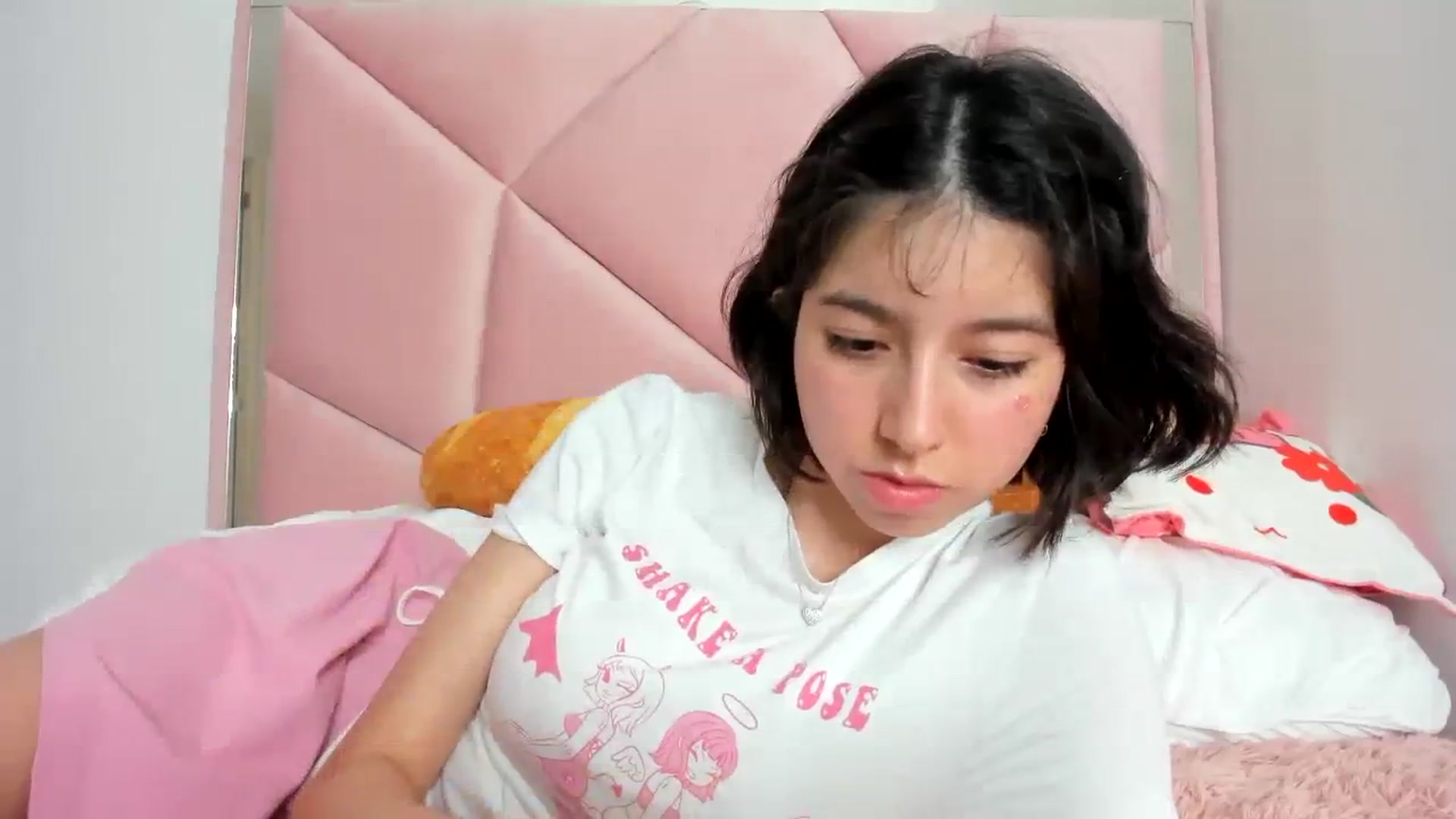 Gallery image thumbnail from Cherrycute666's myfreecams stream on, 11/16/2023, 04:24 image 3 of 20