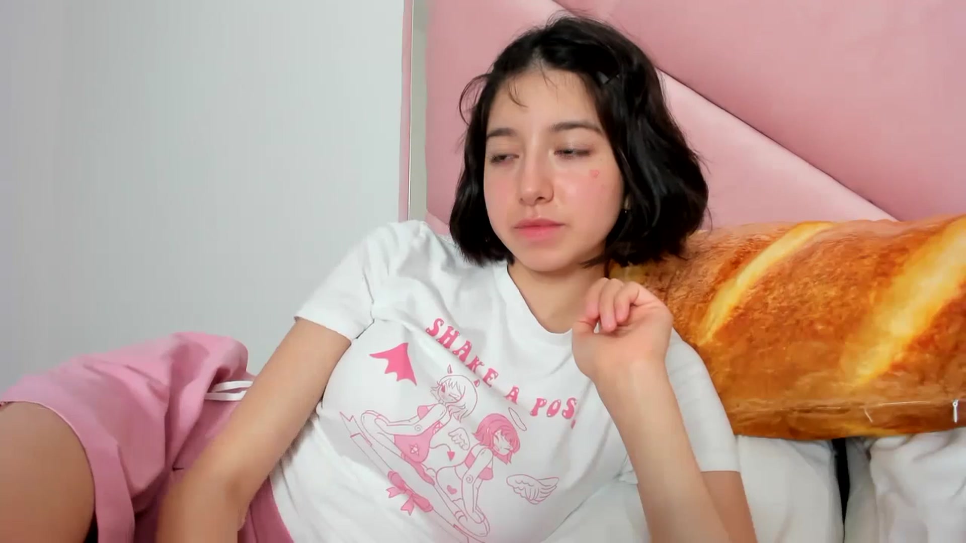 Gallery image thumbnail from Cherrycute666's myfreecams stream on, 11/16/2023, 04:24 image 16 of 20