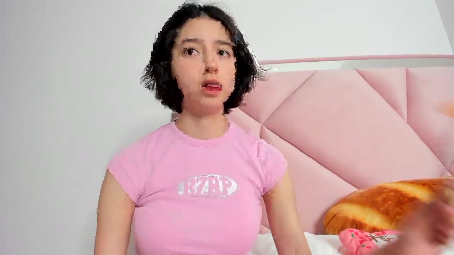 Gallery image thumbnail from Cherrycute666's myfreecams stream on, 11/17/2023, 06:05 image 7 of 20
