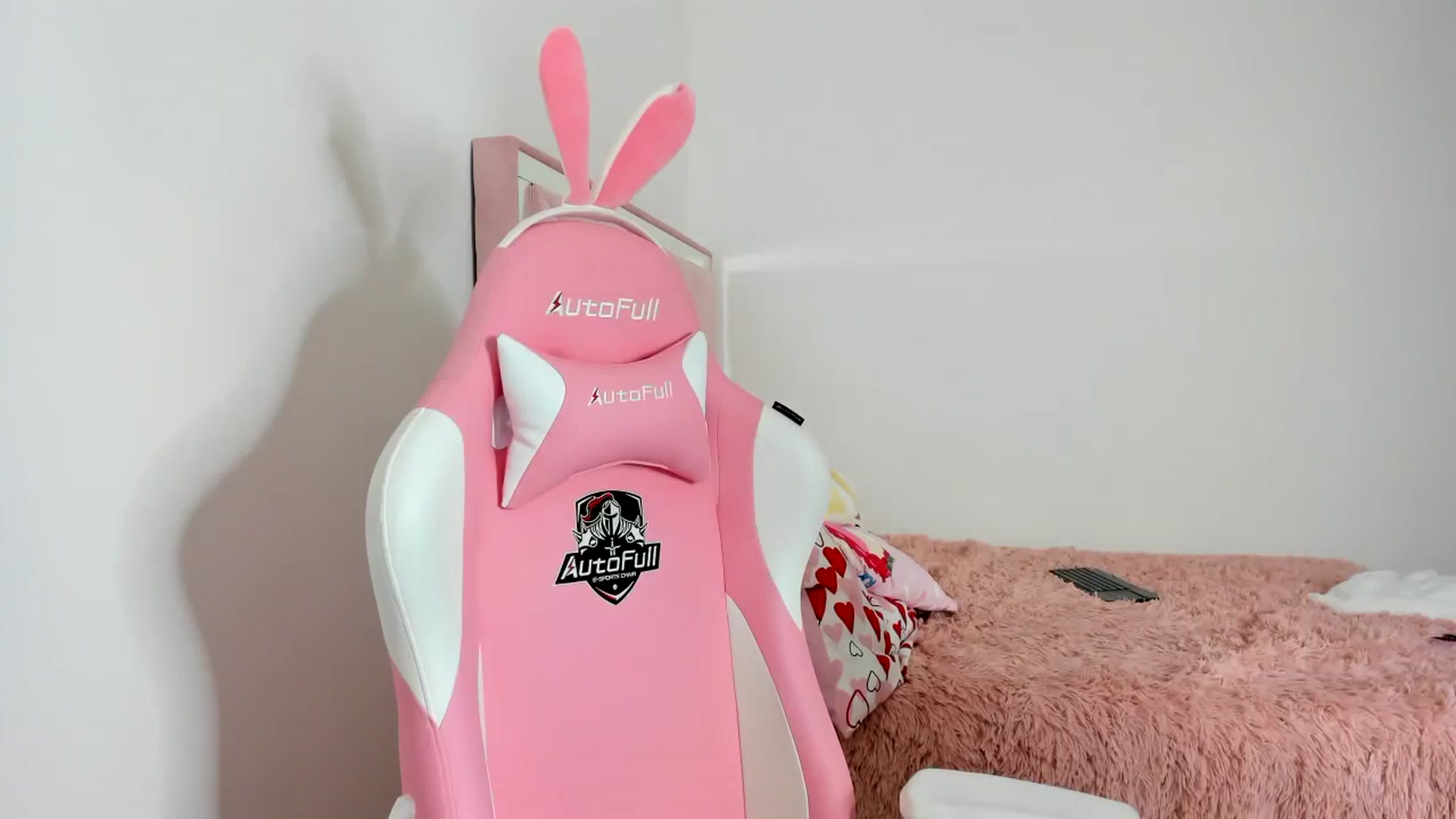 Gallery image thumbnail from Cherrycute666's myfreecams stream on, 11/19/2023, 06:52 image 5 of 20