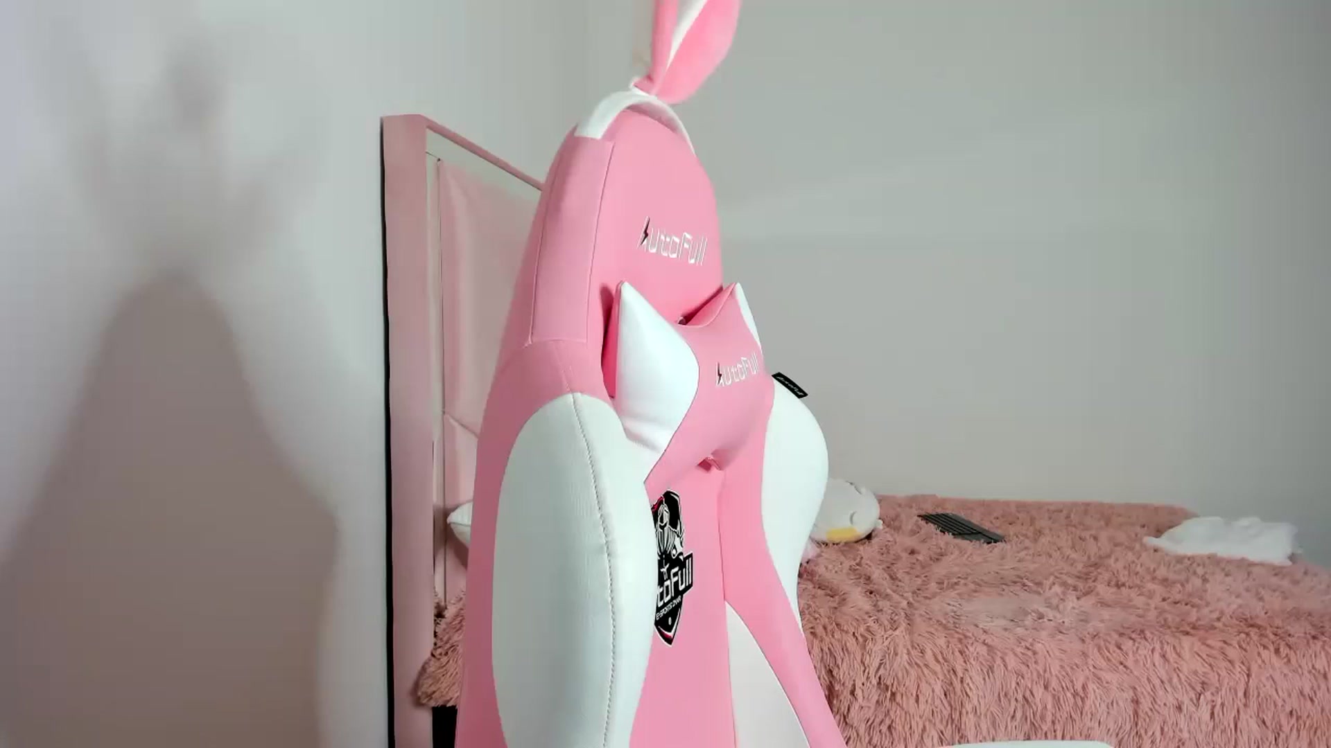 Gallery image thumbnail from Cherrycute666's myfreecams stream on, 11/19/2023, 07:33 image 12 of 20