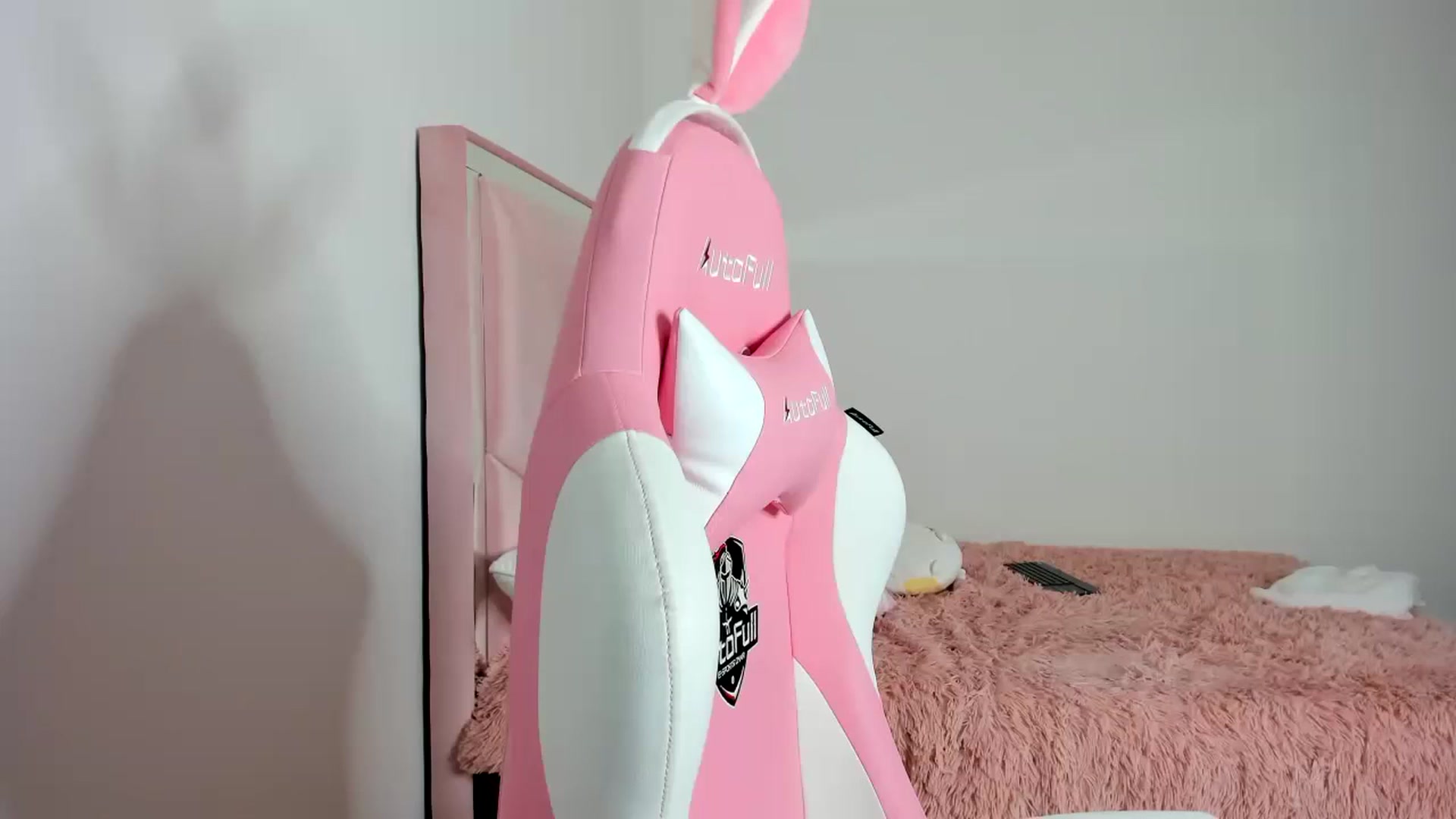 Gallery image thumbnail from Cherrycute666's myfreecams stream on, 11/19/2023, 07:33 image 14 of 20