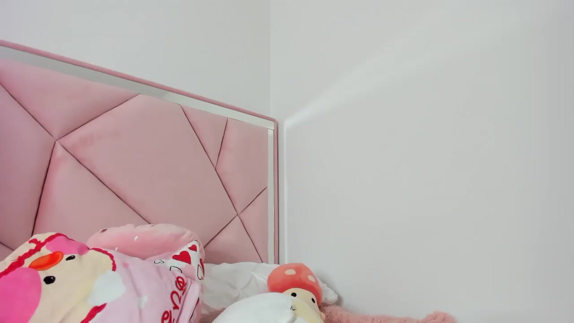 Gallery image thumbnail from Cherrycute666's myfreecams stream on, 11/19/2023, 11:58 image 19 of 20
