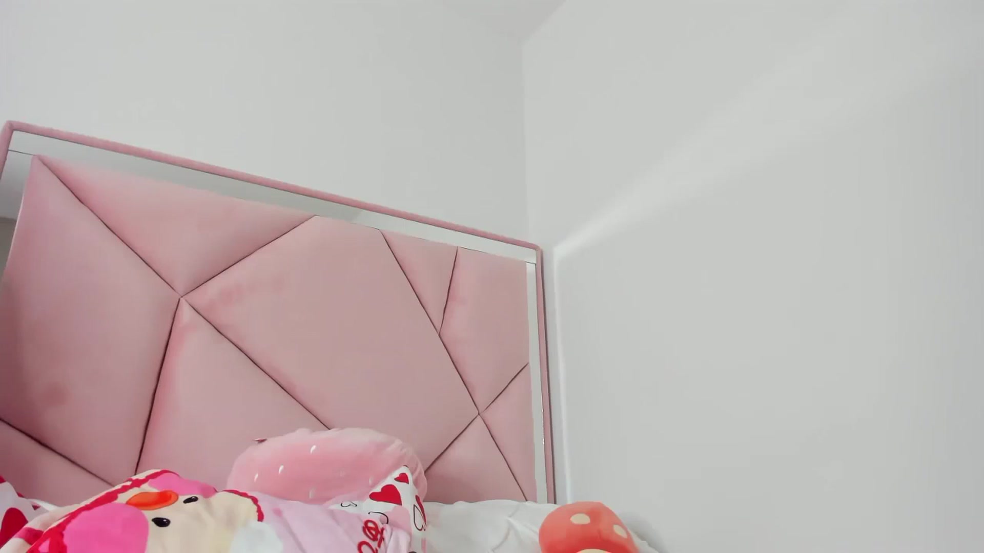 Gallery image thumbnail from Cherrycute666's myfreecams stream on, 11/19/2023, 11:58 image 14 of 20