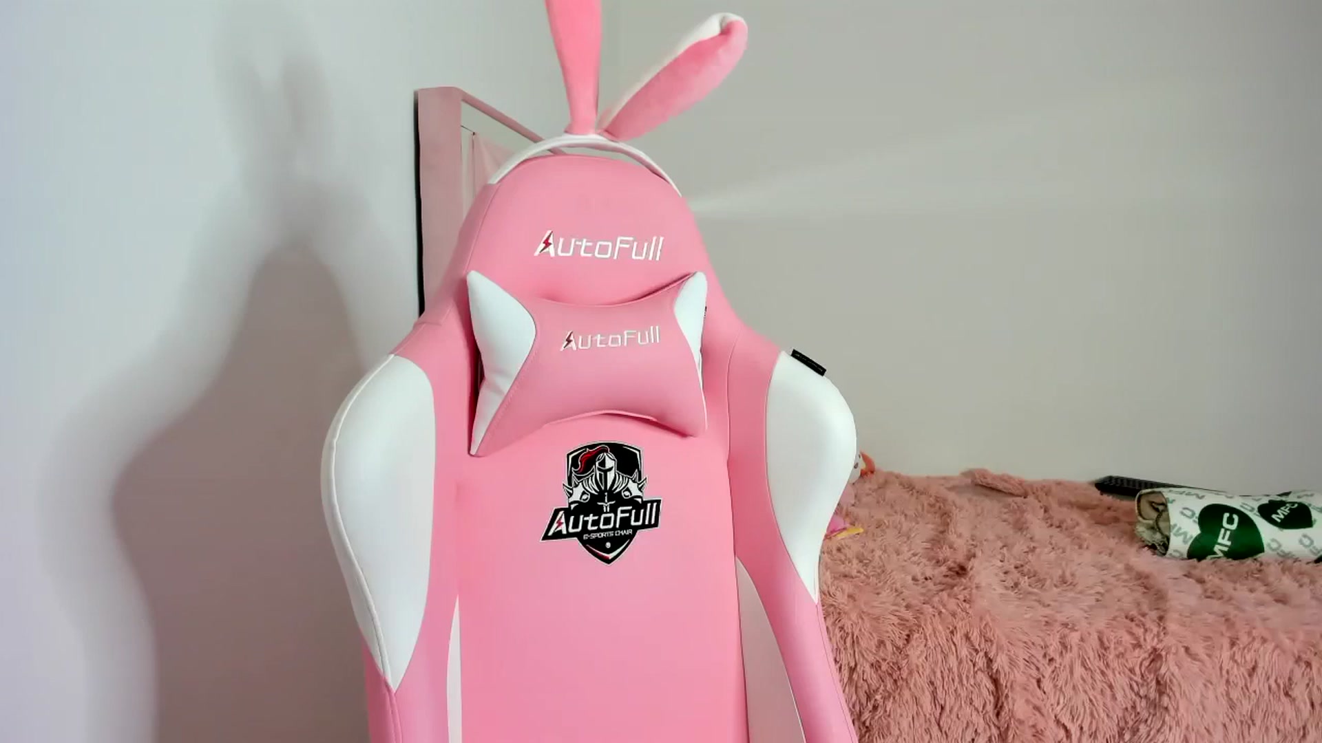 Gallery image thumbnail from Cherrycute666's myfreecams stream on, 11/20/2023, 03:37 image 18 of 20