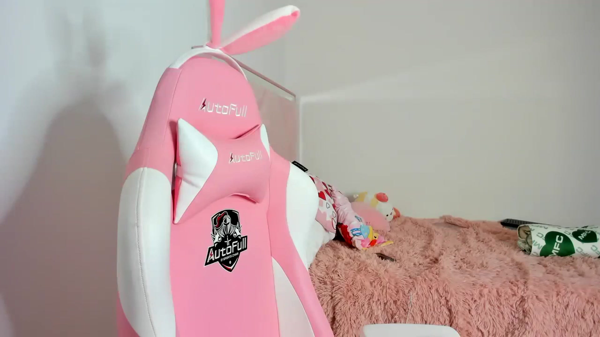Gallery image thumbnail from Cherrycute666's myfreecams stream on, 11/20/2023, 03:37 image 7 of 20