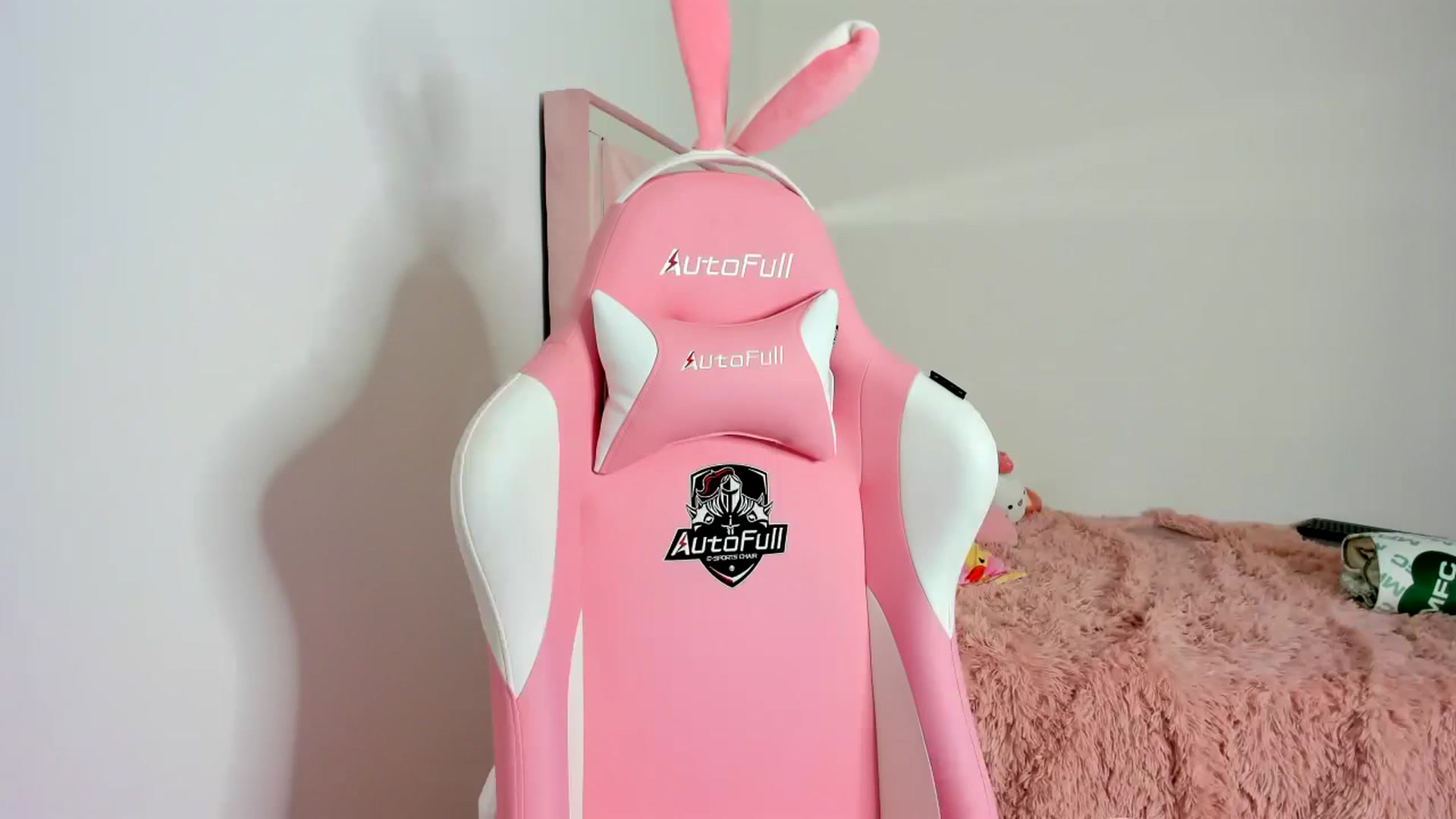 Gallery image thumbnail from Cherrycute666's myfreecams stream on, 11/20/2023, 05:01 image 19 of 20