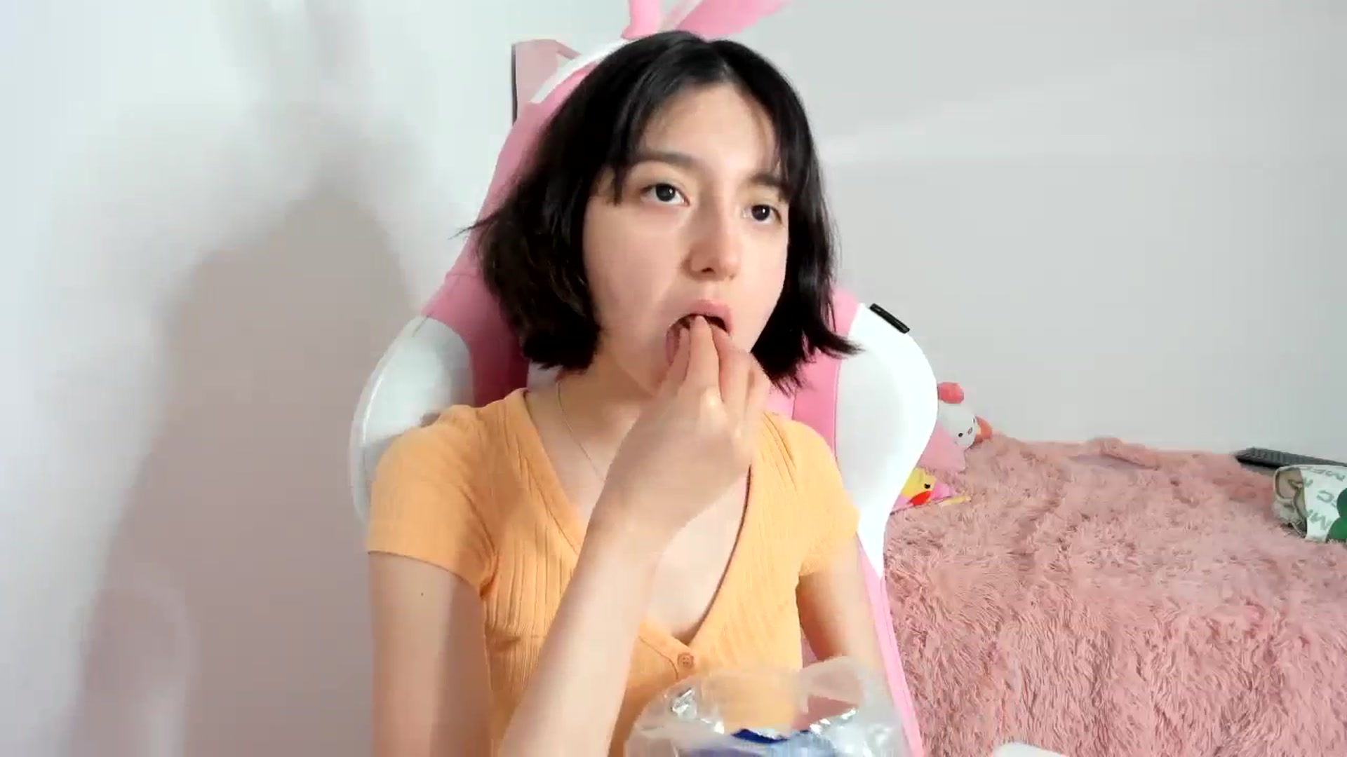 Gallery image thumbnail from Cherrycute666's myfreecams stream on, 11/20/2023, 13:23 image 14 of 20