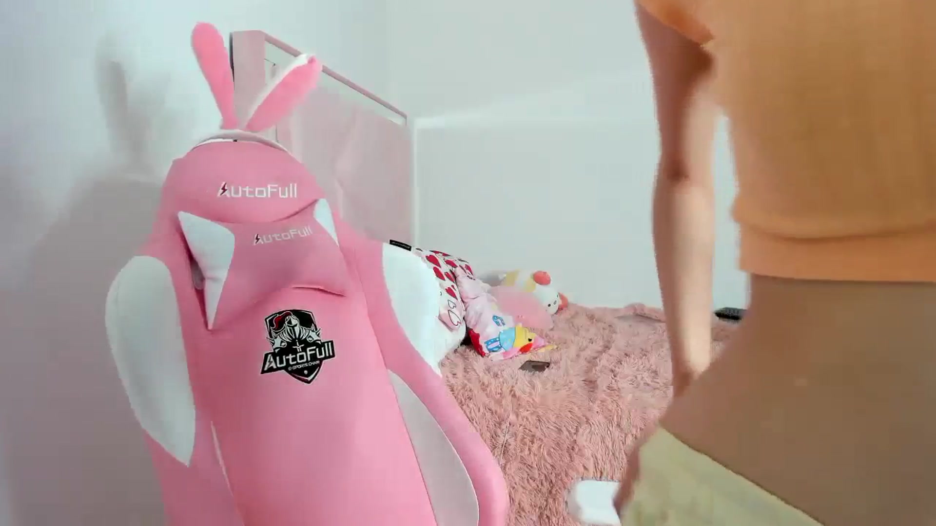Gallery image thumbnail from Cherrycute666's myfreecams stream on, 11/20/2023, 13:23 image 3 of 20