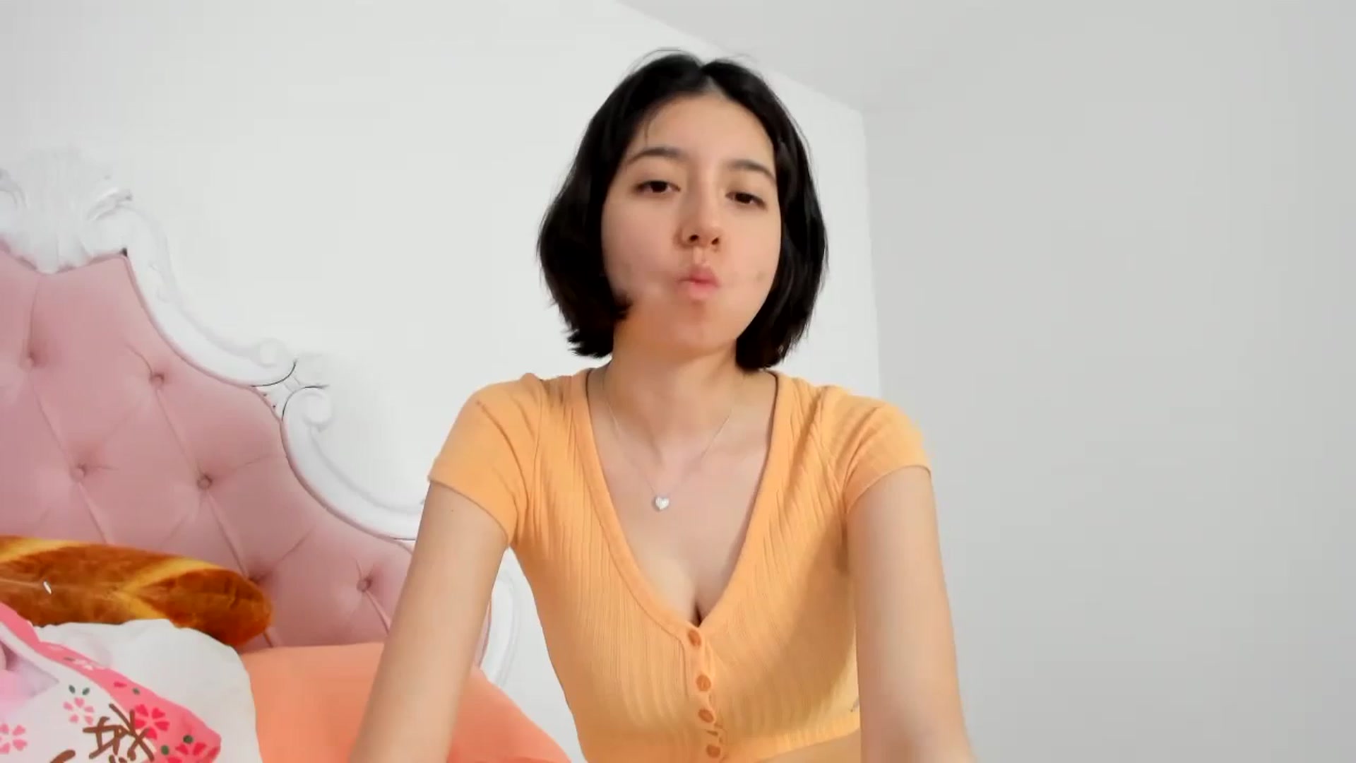Gallery image thumbnail from Cherrycute666's myfreecams stream on, 11/21/2023, 24:21 image 11 of 20