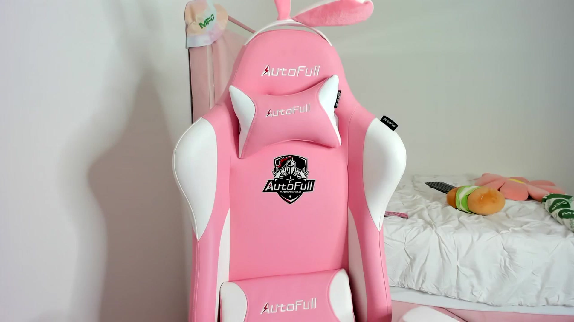 Gallery image thumbnail from Cherrycute666's myfreecams stream on, 11/21/2023, 11:08 image 15 of 20
