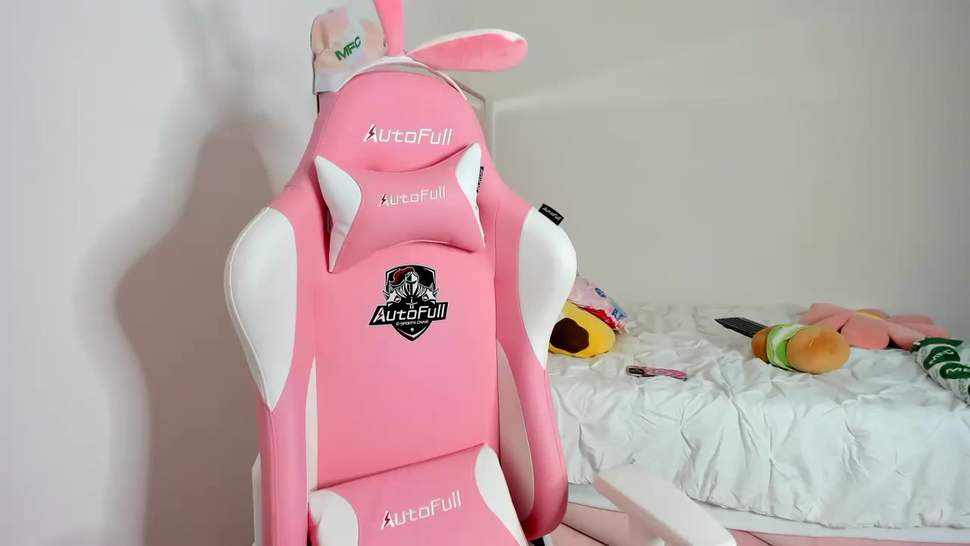 Gallery image thumbnail from Cherrycute666's myfreecams stream on, 11/21/2023, 11:08 image 6 of 20