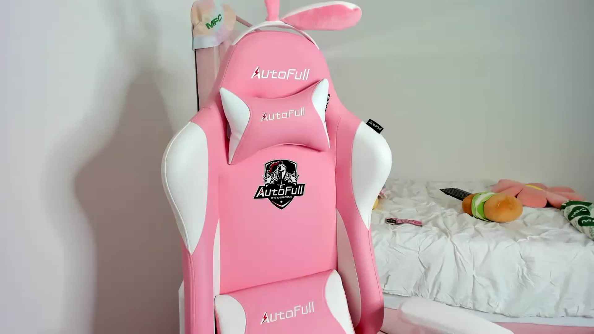 Gallery image thumbnail from Cherrycute666's myfreecams stream on, 11/21/2023, 11:08 image 17 of 20