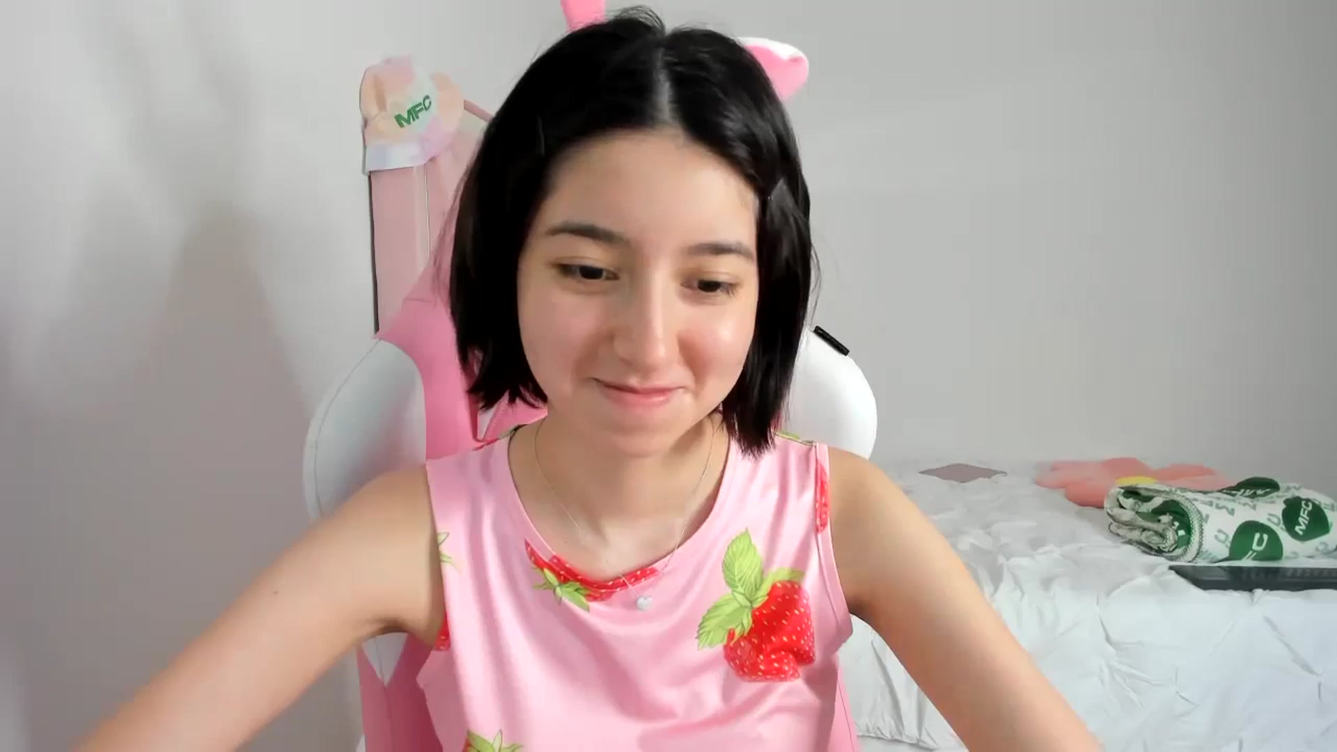 Gallery image thumbnail from Cherrycute666's myfreecams stream on, 11/22/2023, 24:15 image 14 of 20