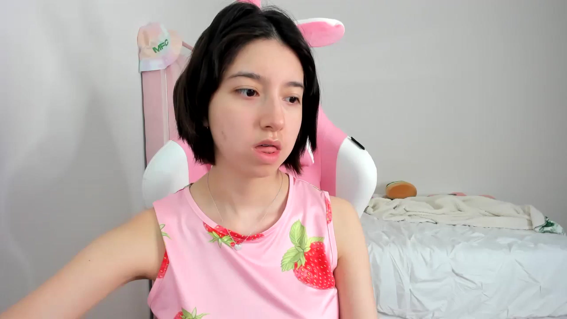 Gallery image thumbnail from Cherrycute666's myfreecams stream on, 11/22/2023, 24:15 image 6 of 20