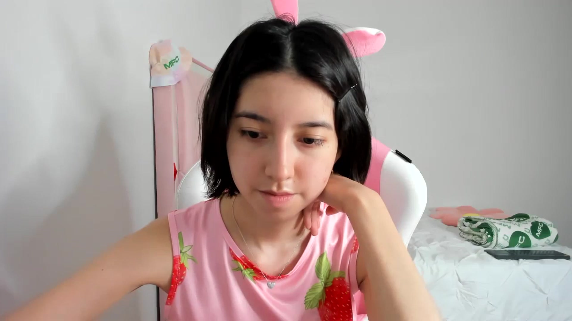 Gallery image thumbnail from Cherrycute666's myfreecams stream on, 11/22/2023, 24:15 image 19 of 20