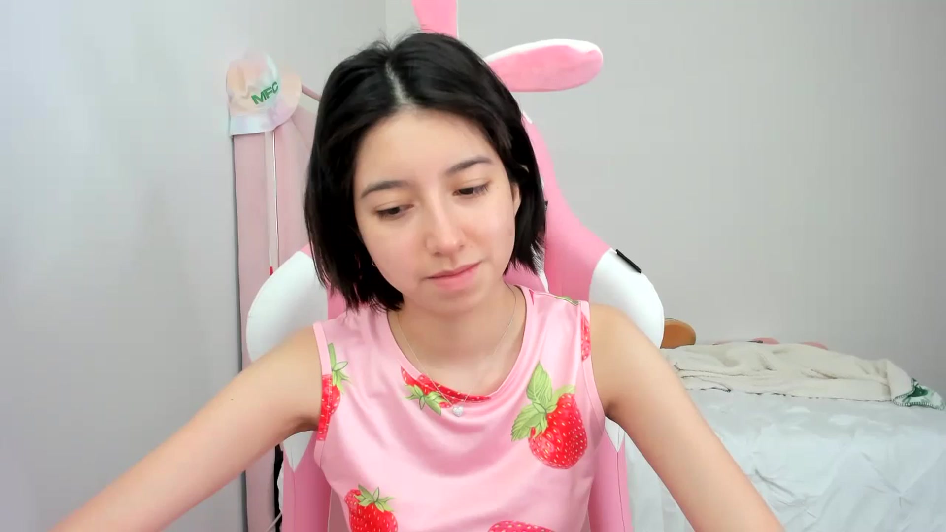 Gallery image thumbnail from Cherrycute666's myfreecams stream on, 11/22/2023, 24:15 image 1 of 20