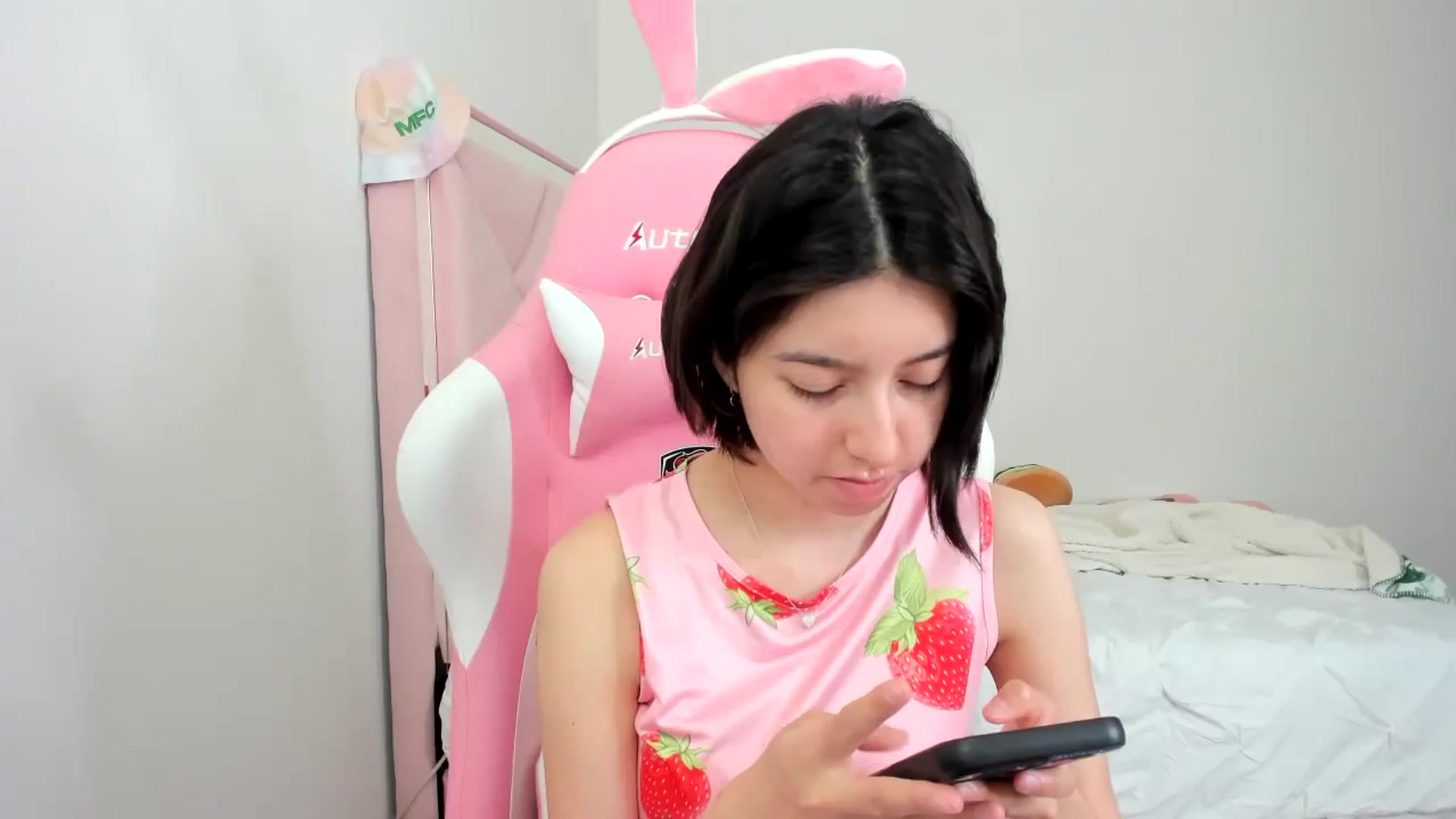Gallery image thumbnail from Cherrycute666's myfreecams stream on, 11/22/2023, 24:15 image 5 of 20