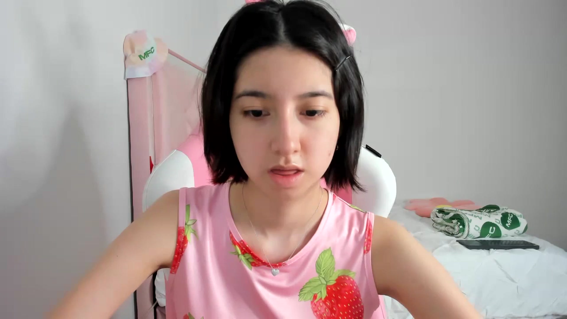 Gallery image thumbnail from Cherrycute666's myfreecams stream on, 11/22/2023, 24:15 image 17 of 20