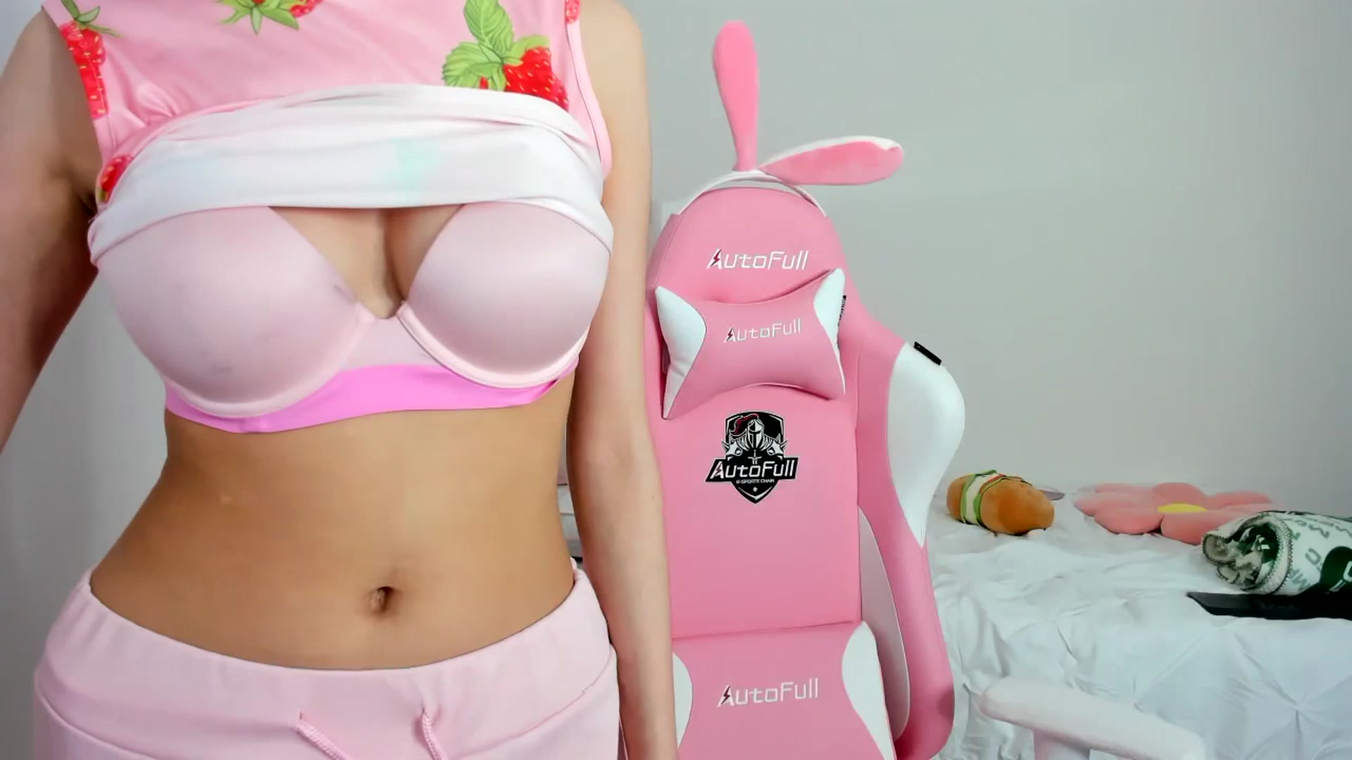 Gallery image thumbnail from Cherrycute666's myfreecams stream on, 11/22/2023, 04:24 image 2 of 20