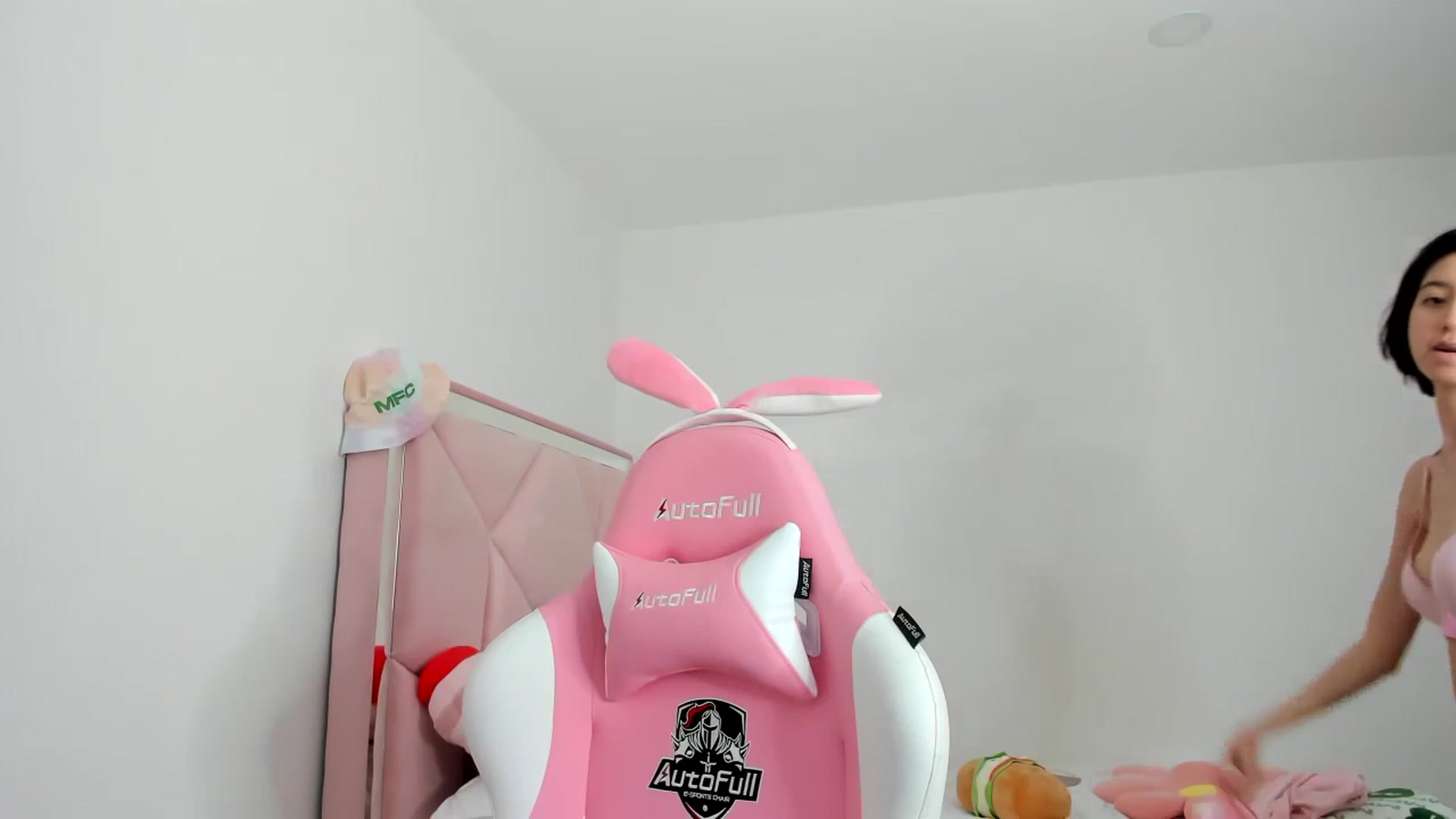 Gallery image thumbnail from Cherrycute666's myfreecams stream on, 11/22/2023, 04:24 image 16 of 20