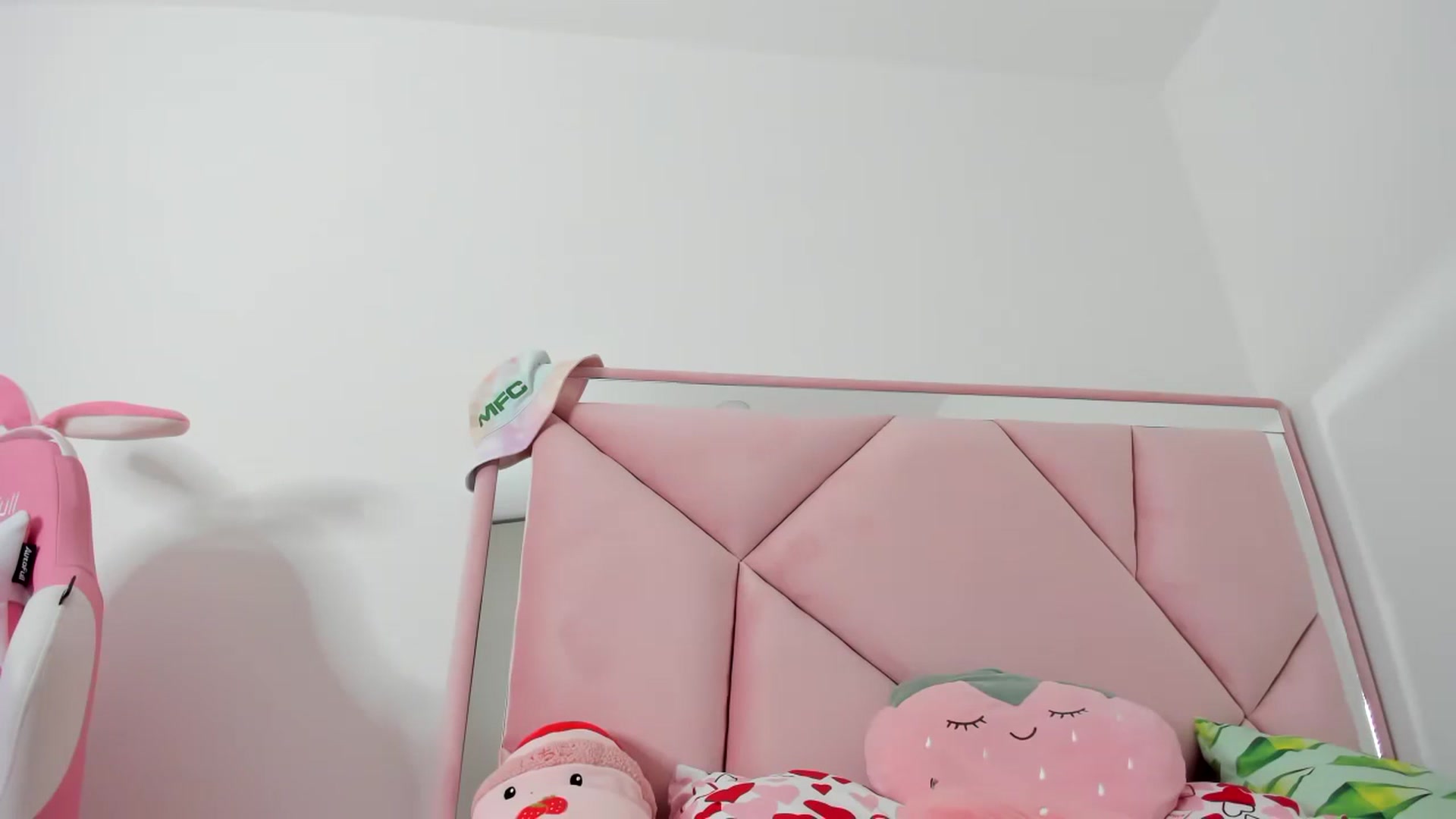Gallery image thumbnail from Cherrycute666's myfreecams stream on, 11/22/2023, 09:32 image 11 of 20