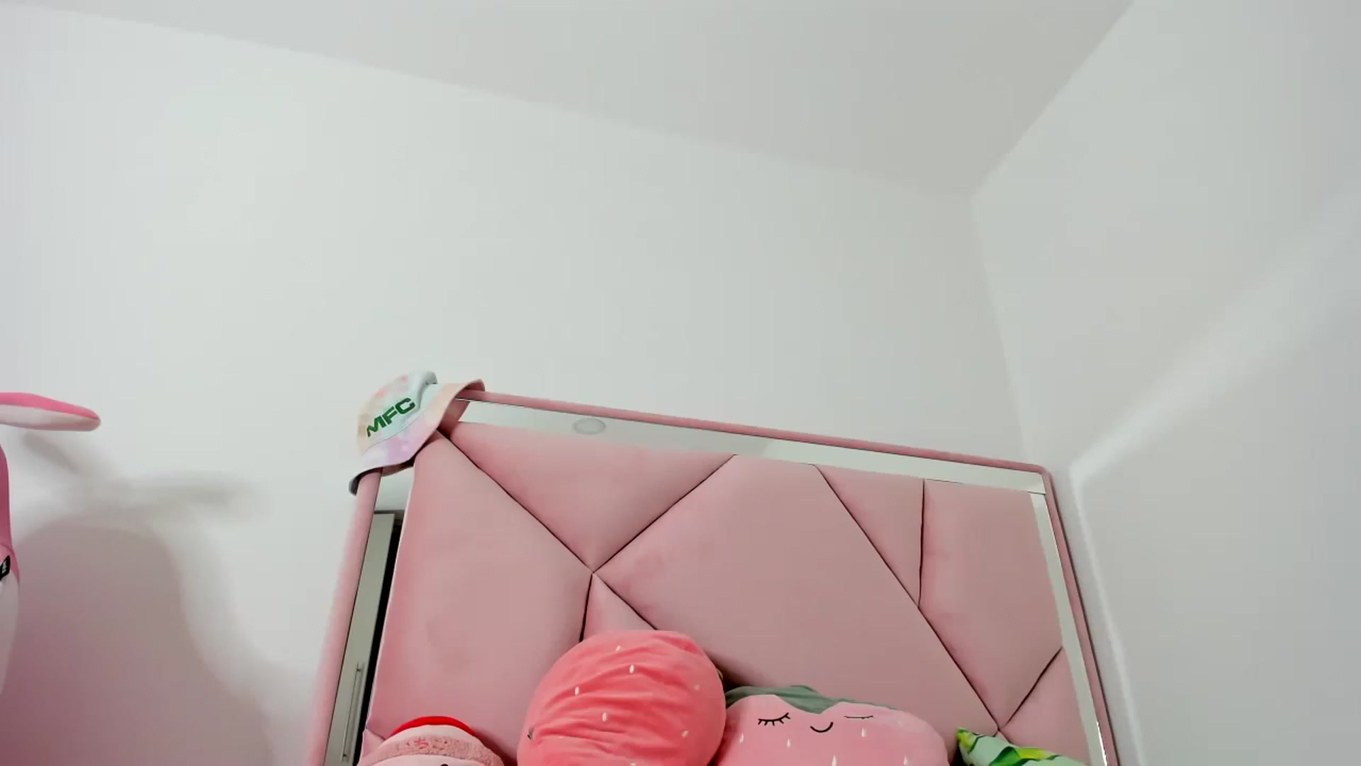 Gallery image thumbnail from Cherrycute666's myfreecams stream on, 11/22/2023, 09:32 image 15 of 20
