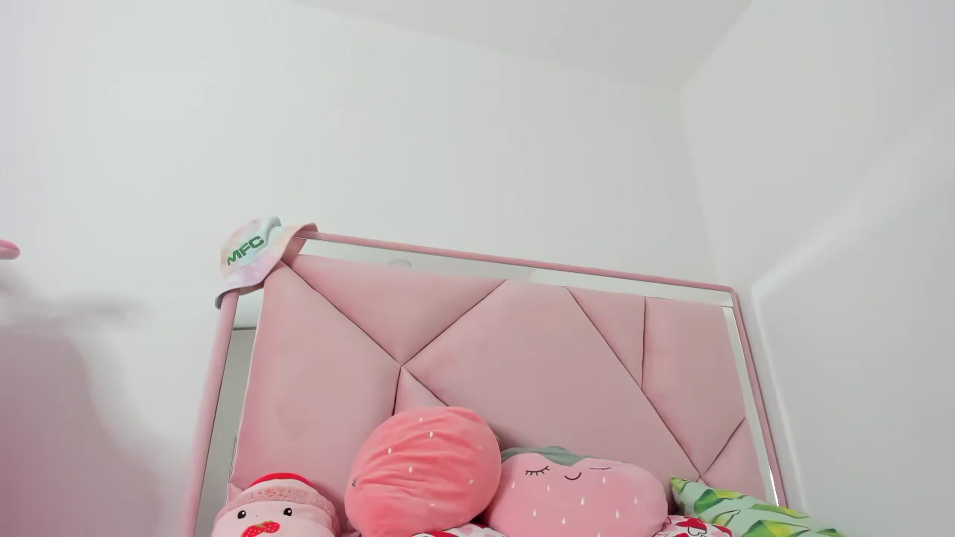 Gallery image thumbnail from Cherrycute666's myfreecams stream on, 11/22/2023, 09:32 image 18 of 20