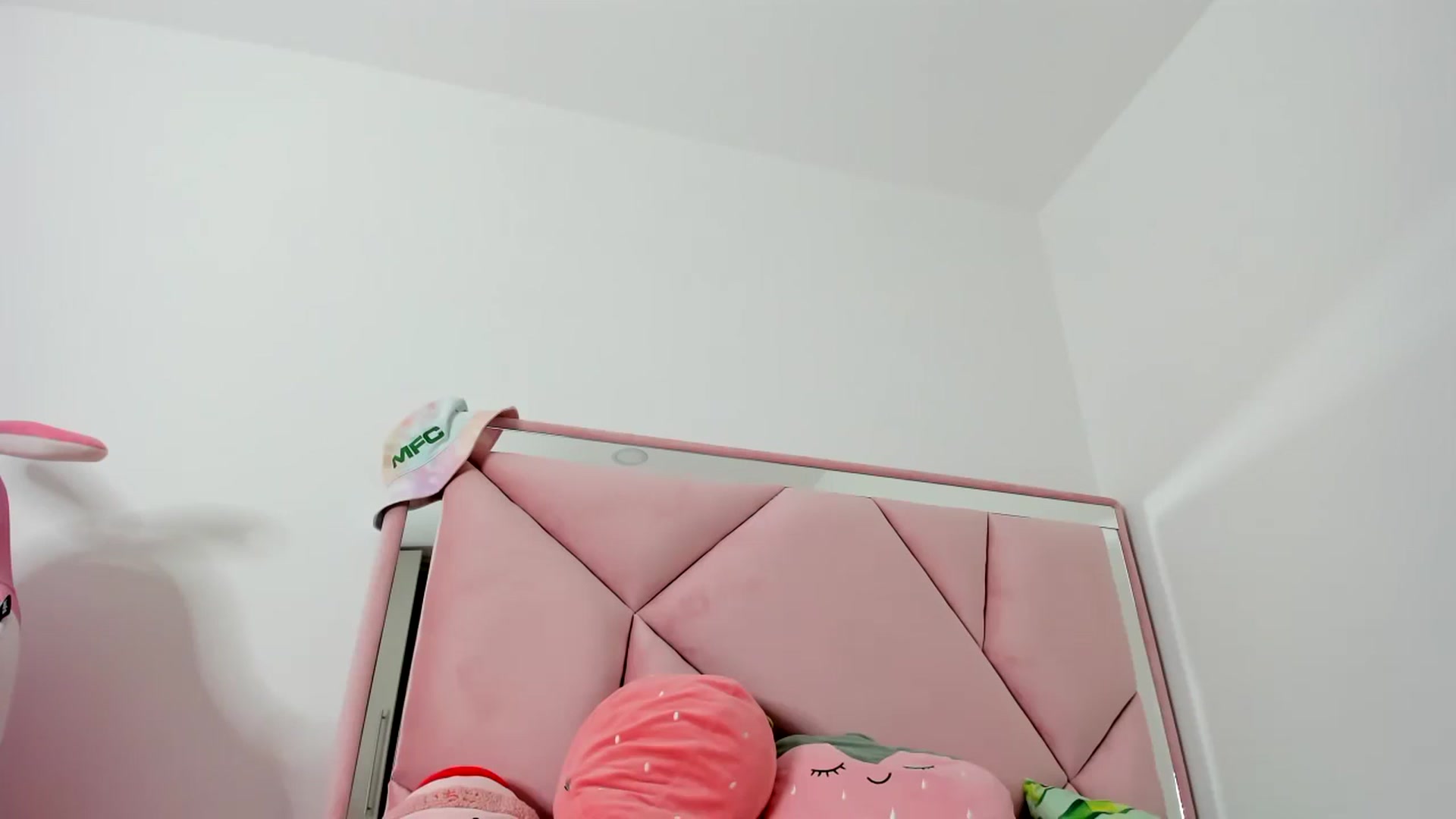 Gallery image thumbnail from Cherrycute666's myfreecams stream on, 11/22/2023, 09:32 image 16 of 20