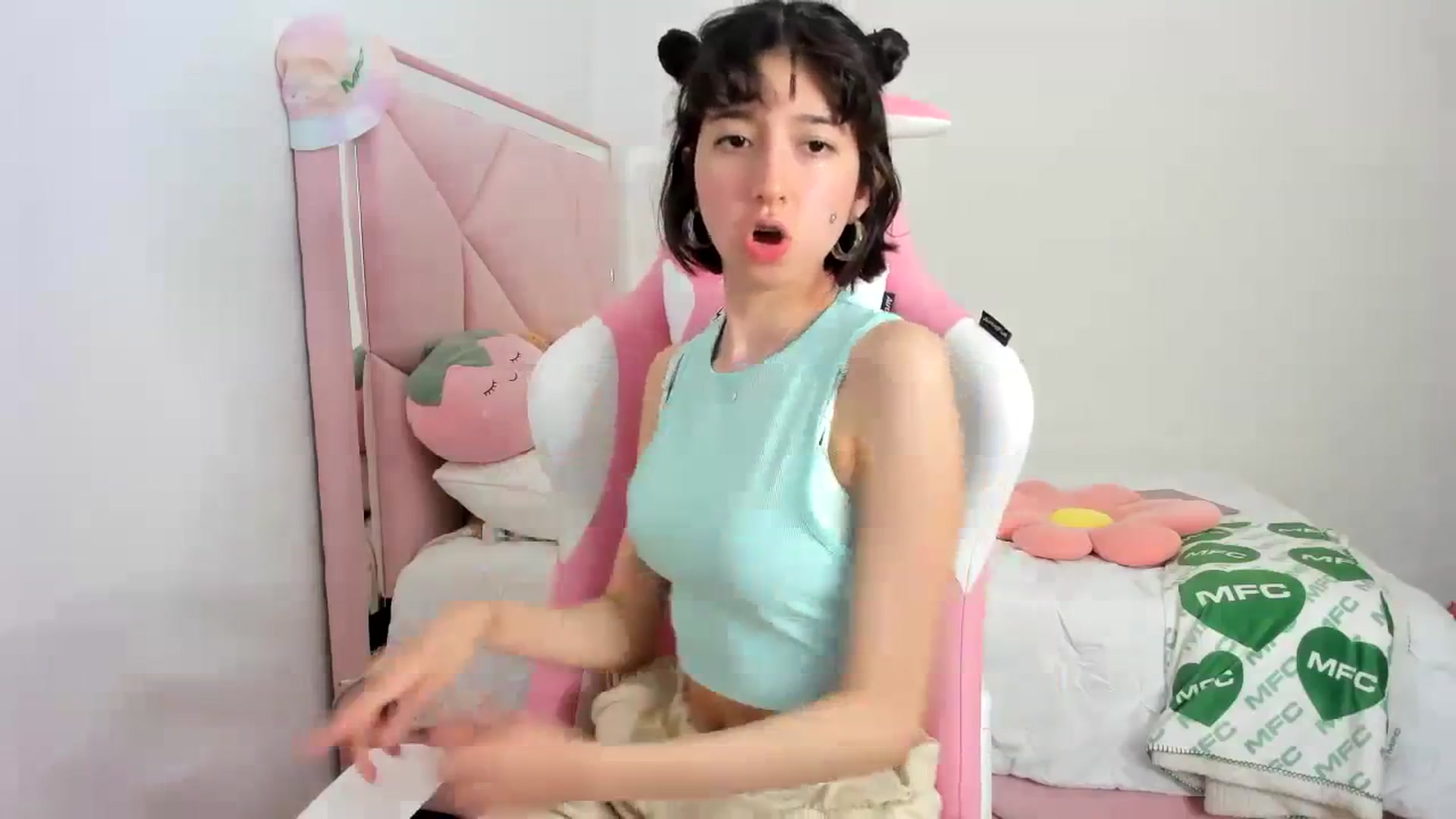 Gallery image thumbnail from Cherrycute666's myfreecams stream on, 11/23/2023, 02:47 image 11 of 20