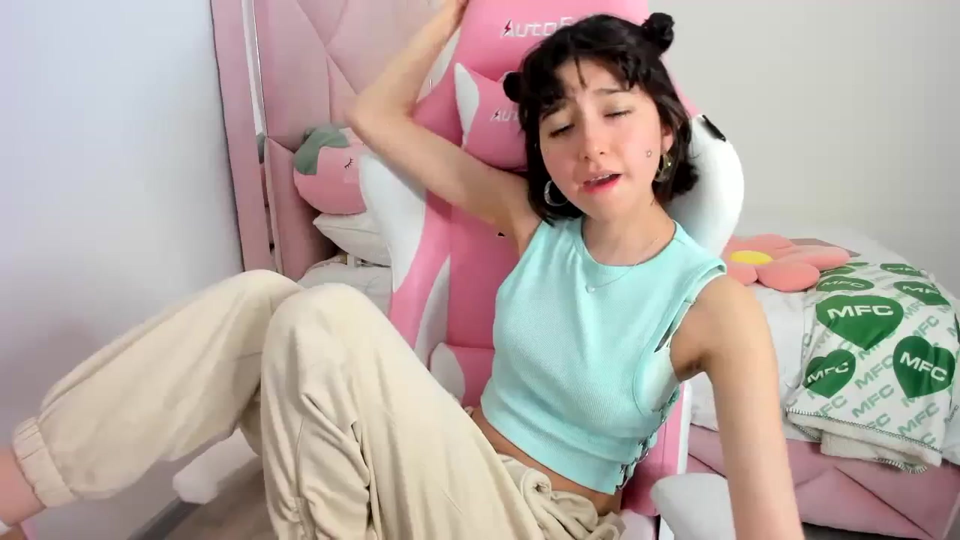 Gallery image thumbnail from Cherrycute666's myfreecams stream on, 11/23/2023, 02:47 image 2 of 20