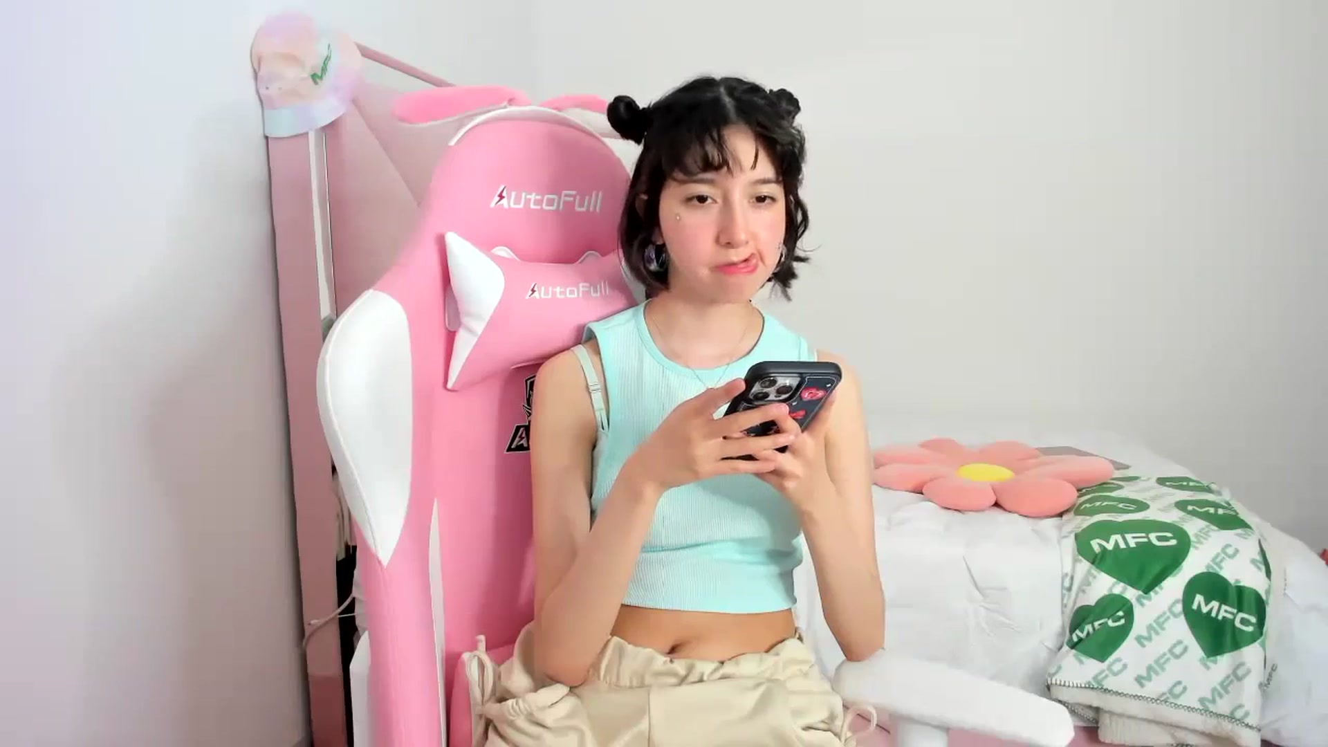 Gallery image thumbnail from Cherrycute666's myfreecams stream on, 11/23/2023, 02:47 image 13 of 20