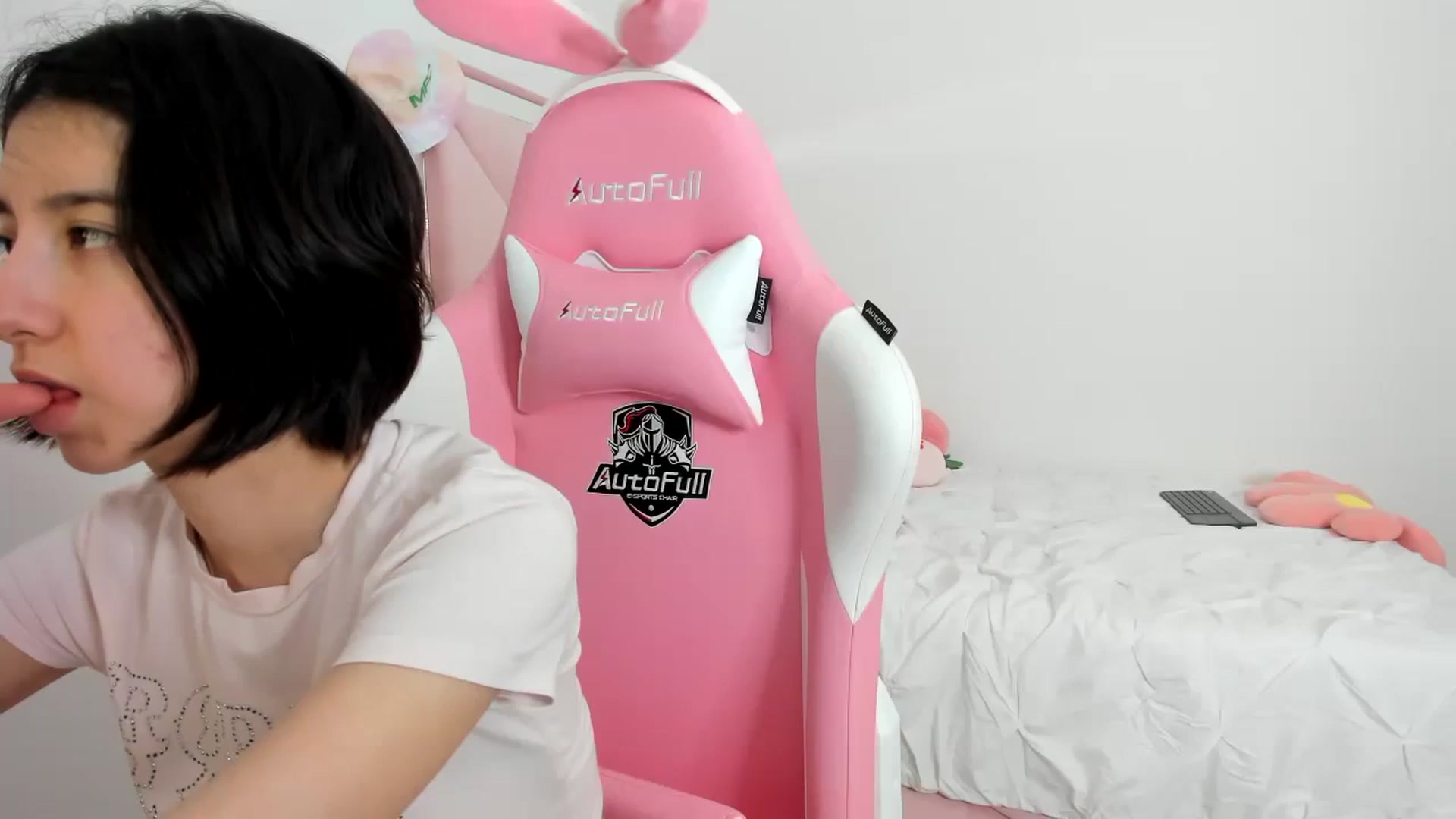 Gallery image thumbnail from Cherrycute666's myfreecams stream on, 11/24/2023, 24:01 image 13 of 20