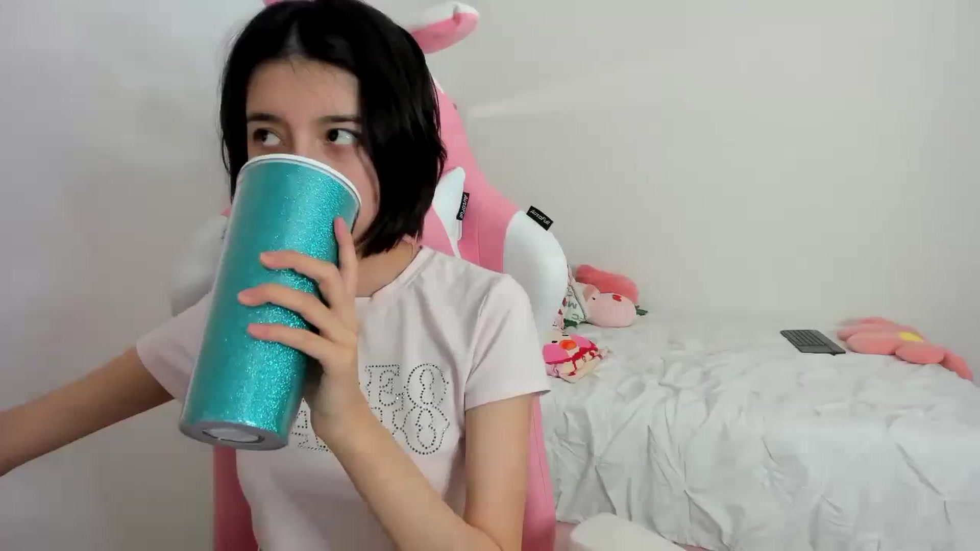Gallery image thumbnail from Cherrycute666's myfreecams stream on, 11/24/2023, 24:01 image 9 of 20